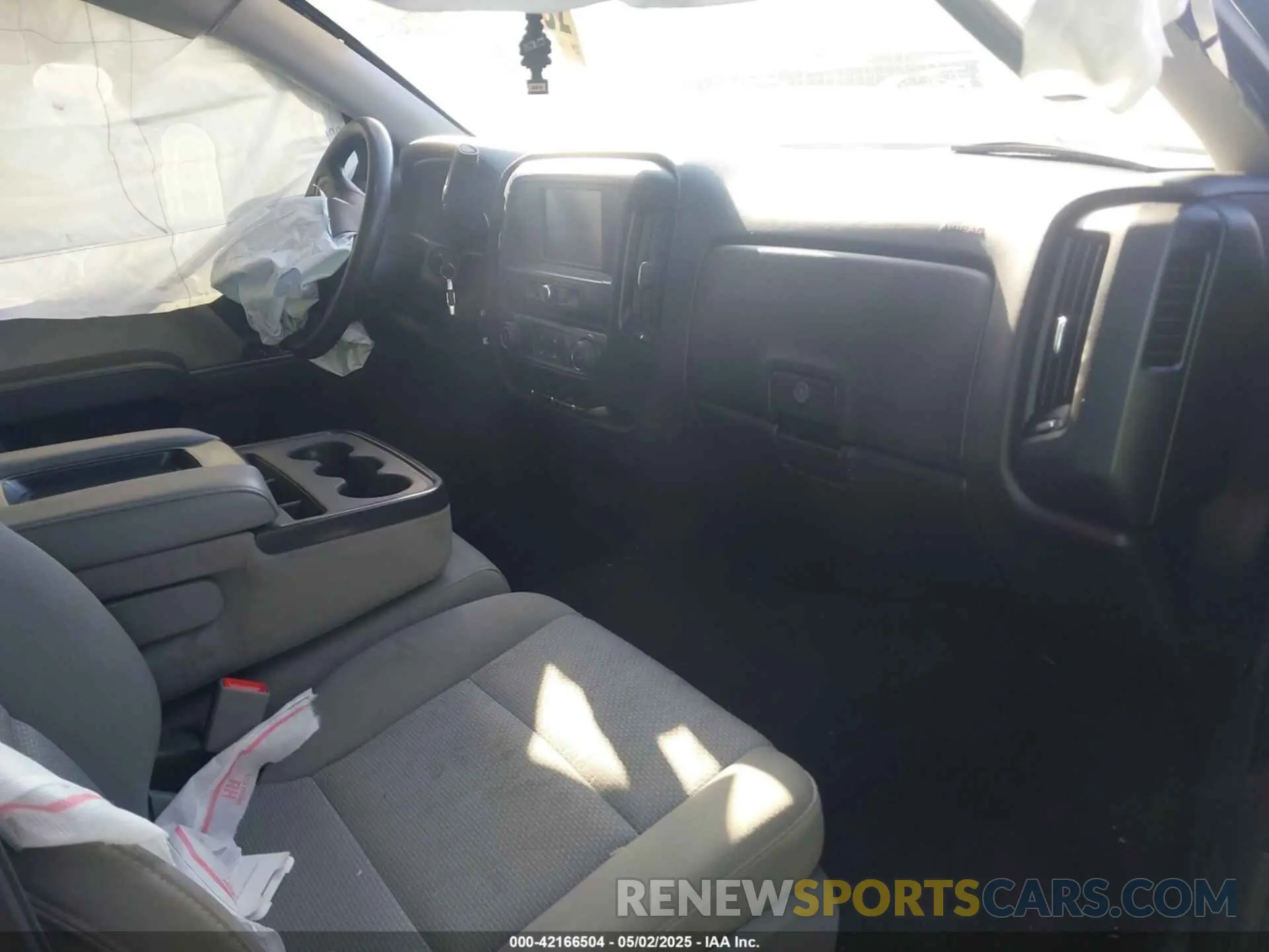 5 Photograph of a damaged car 2GCRCMEC8K1197399 CHEVROLET SILVERADO 1500 LD 2019
