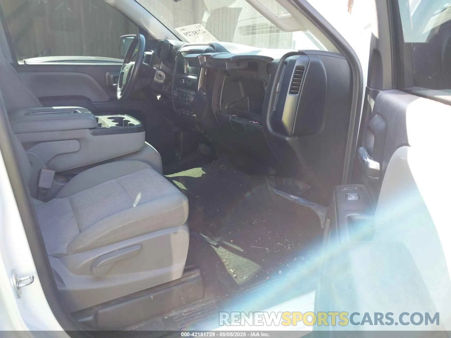 5 Photograph of a damaged car 2GCRCNECXK1243420 CHEVROLET SILVERADO 1500 LD 2019