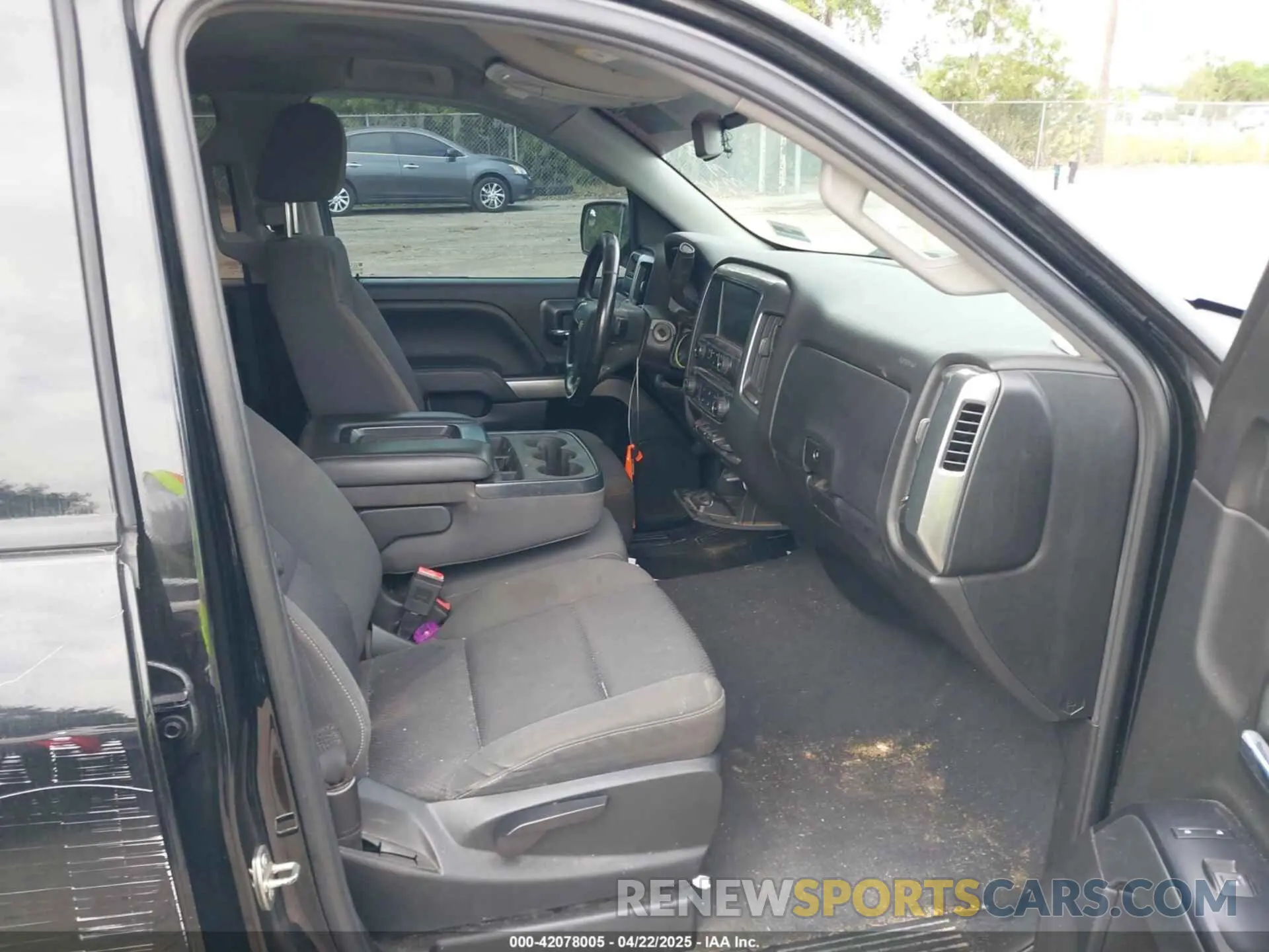 5 Photograph of a damaged car 2GCRCPEC5K1126338 CHEVROLET SILVERADO 1500 LD 2019