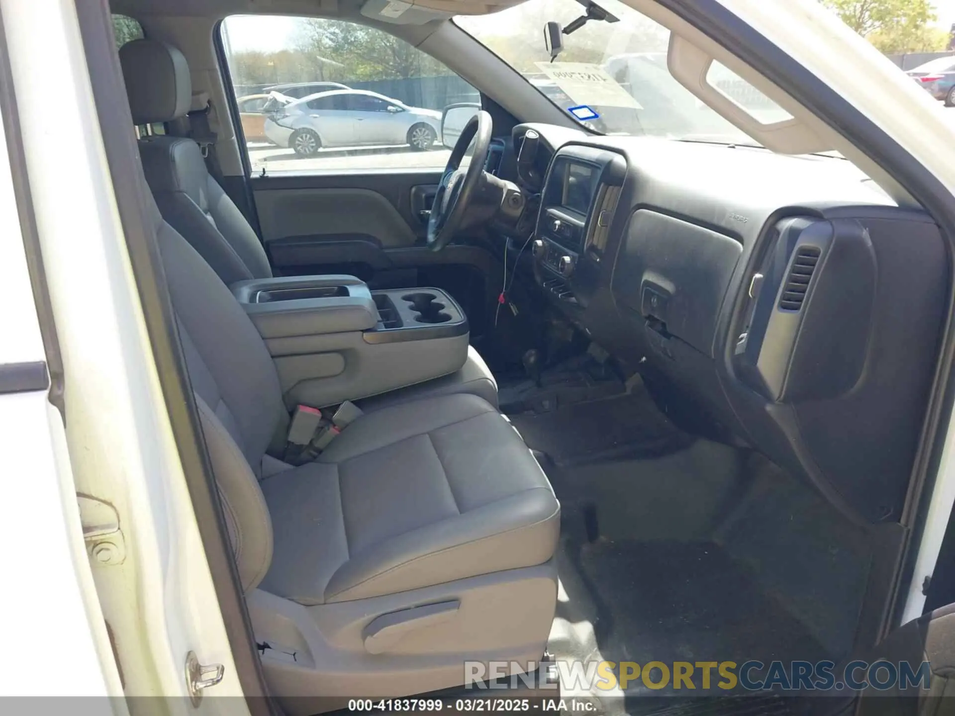 5 Photograph of a damaged car 2GCVKNEC1K1159844 CHEVROLET SILVERADO 1500 LD 2019