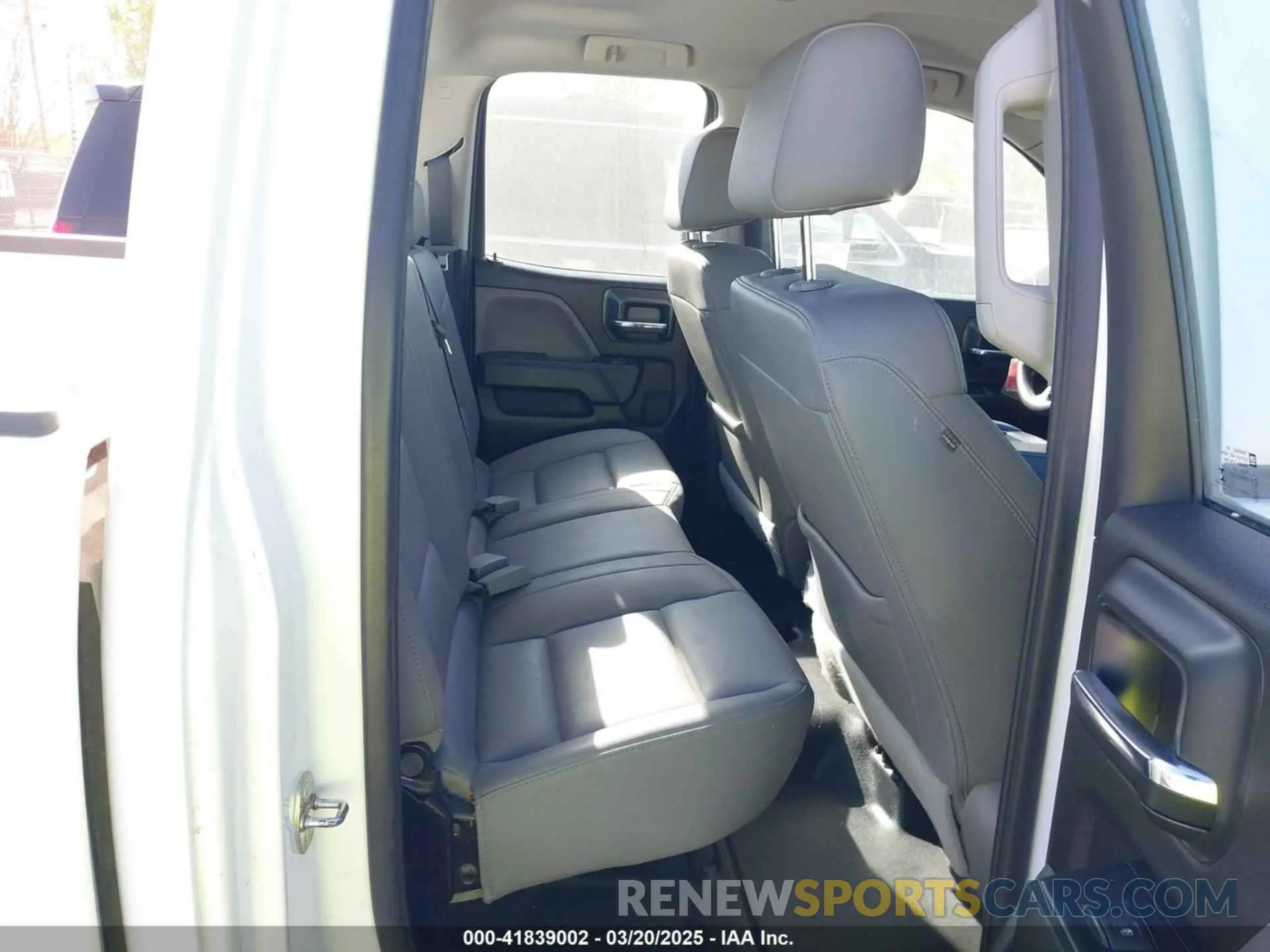 8 Photograph of a damaged car 2GCVKNEC2K1159609 CHEVROLET SILVERADO 1500 LD 2019