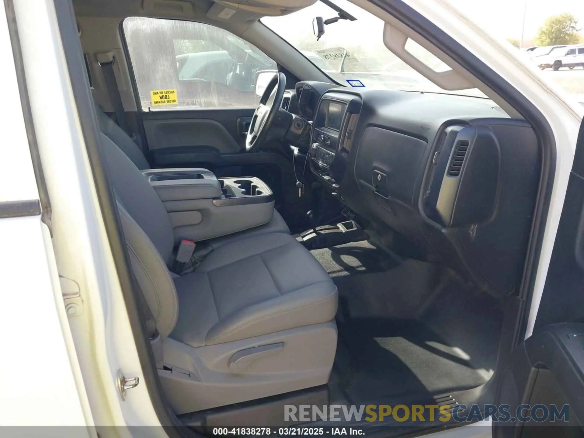 5 Photograph of a damaged car 2GCVKNEC3K1160171 CHEVROLET SILVERADO 1500 LD 2019