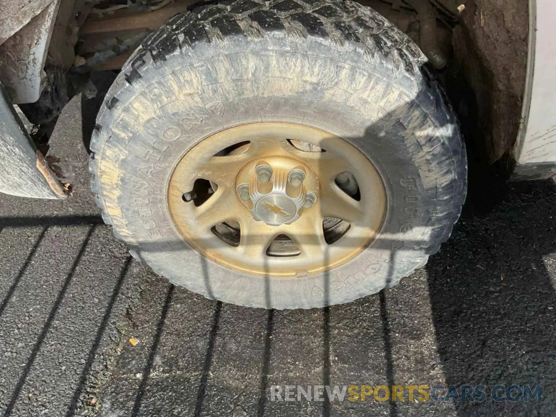 5 Photograph of a damaged car 2GCVKNEC4K1146473 CHEVROLET SILVERADO 1500 LD 2019