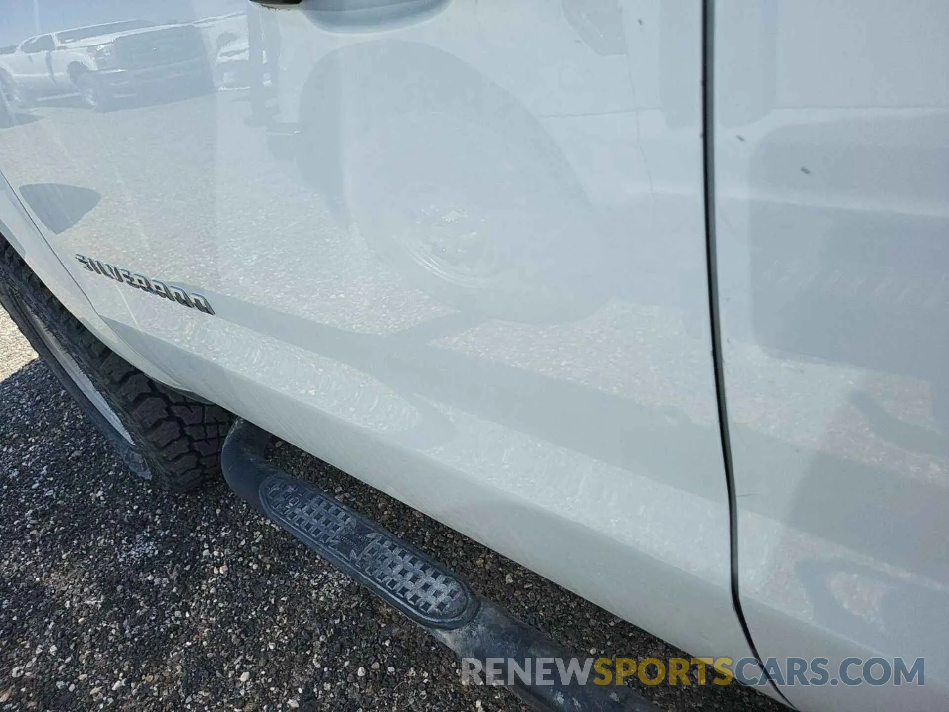 8 Photograph of a damaged car 2GCVKNEC5K1205241 CHEVROLET SILVERADO 1500 LD 2019