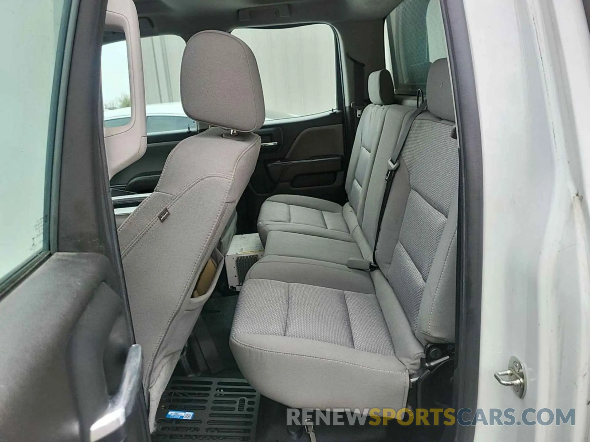 10 Photograph of a damaged car 2GCVKNEC6K1115807 CHEVROLET SILVERADO 1500 LD 2019