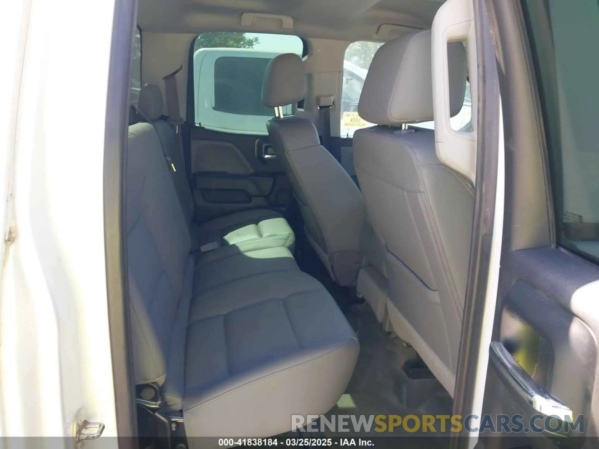 8 Photograph of a damaged car 2GCVKNEC8K1160103 CHEVROLET SILVERADO 1500 LD 2019