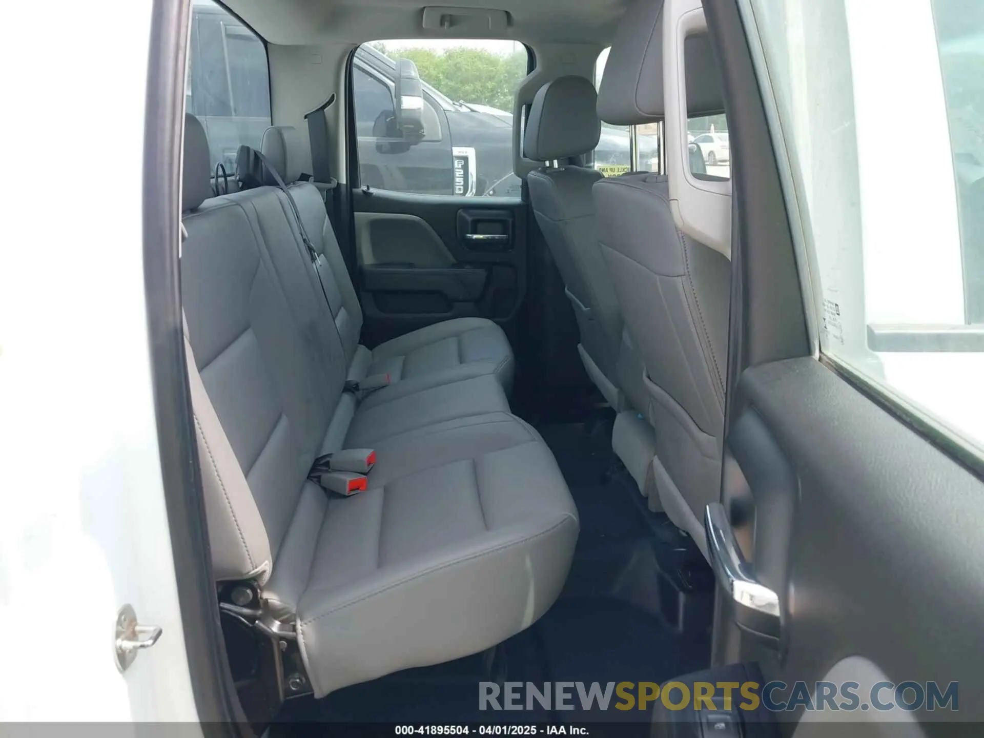 8 Photograph of a damaged car 2GCVKNEC8K1160649 CHEVROLET SILVERADO 1500 LD 2019