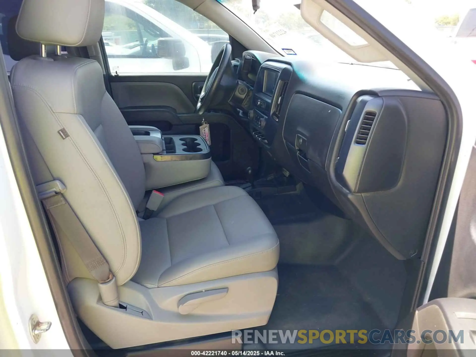 5 Photograph of a damaged car 2GCVKNEC9K1159977 CHEVROLET SILVERADO 1500 LD 2019