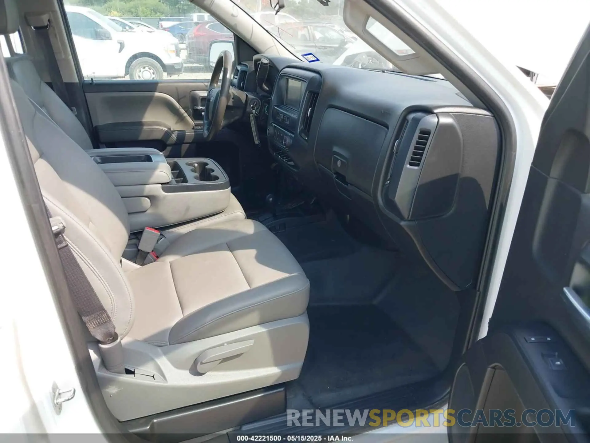 5 Photograph of a damaged car 2GCVKNEC9K1164080 CHEVROLET SILVERADO 1500 LD 2019