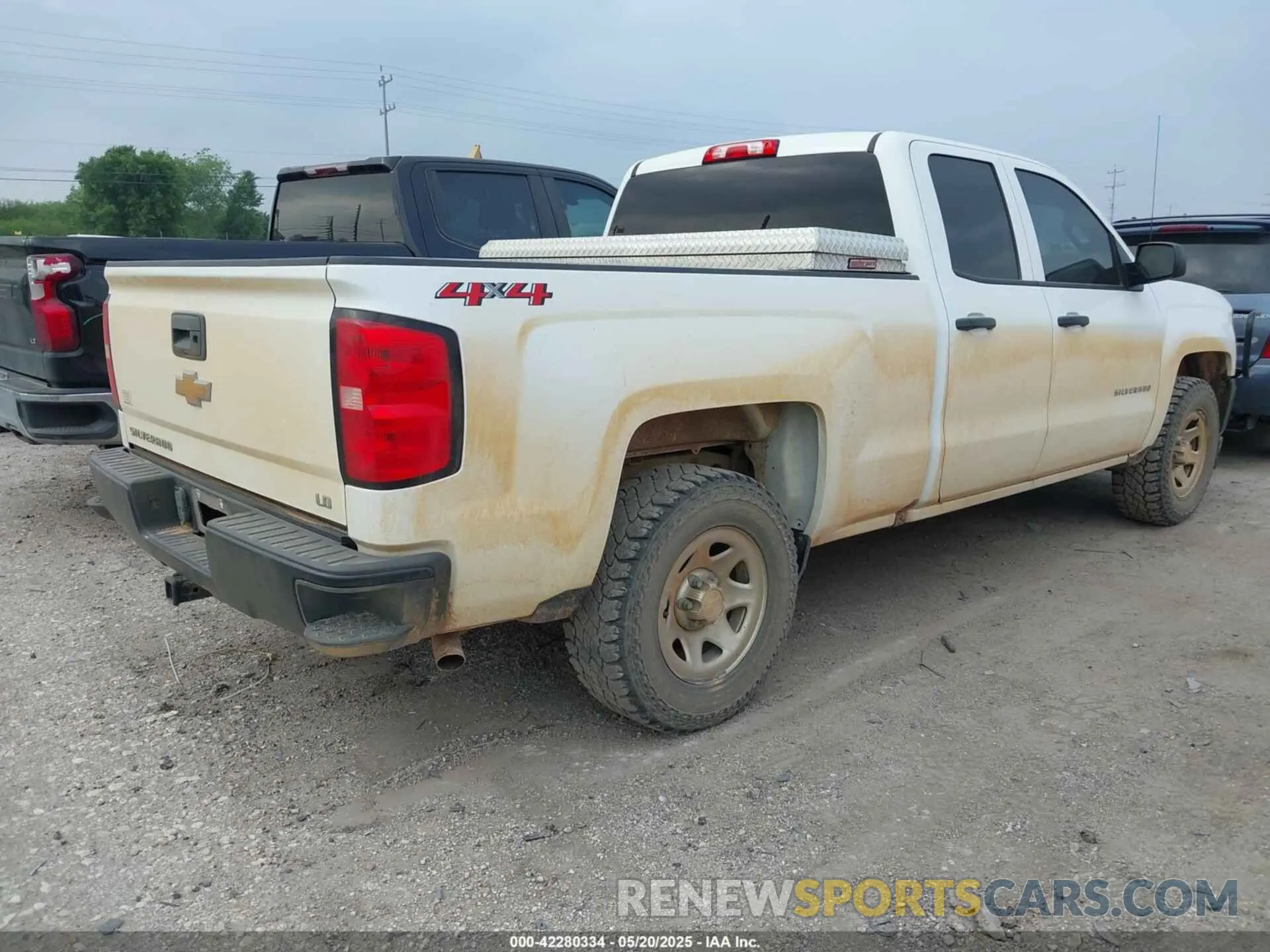 4 Photograph of a damaged car 2GCVKNEC9K1182112 CHEVROLET SILVERADO 1500 LD 2019