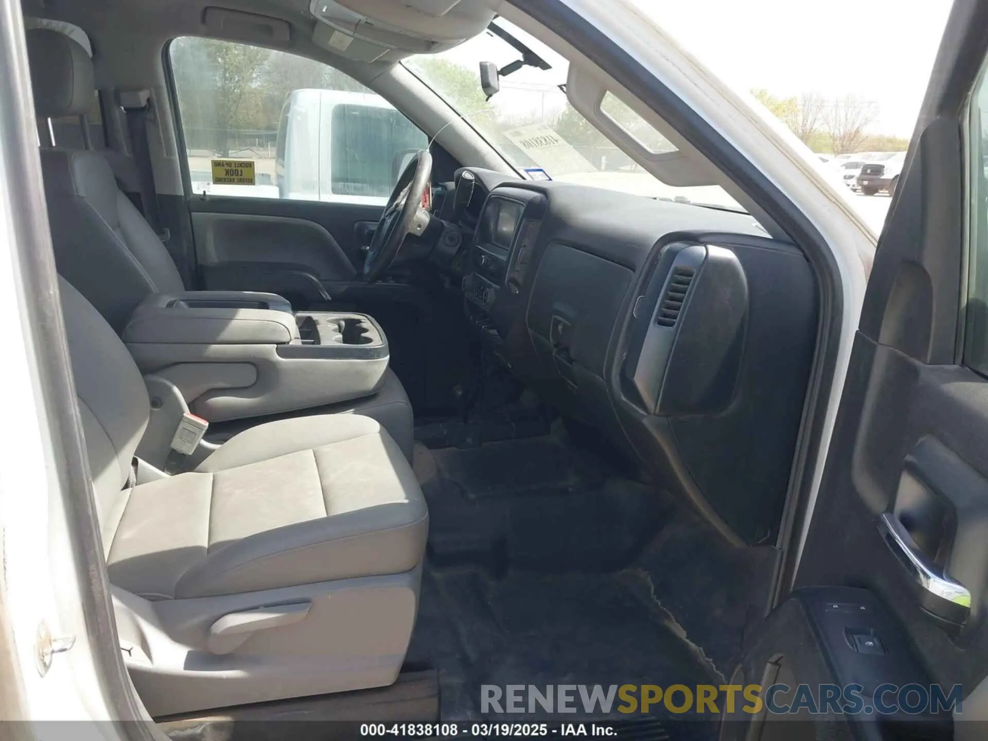 5 Photograph of a damaged car 2GCVKNECXK1162337 CHEVROLET SILVERADO 1500 LD 2019