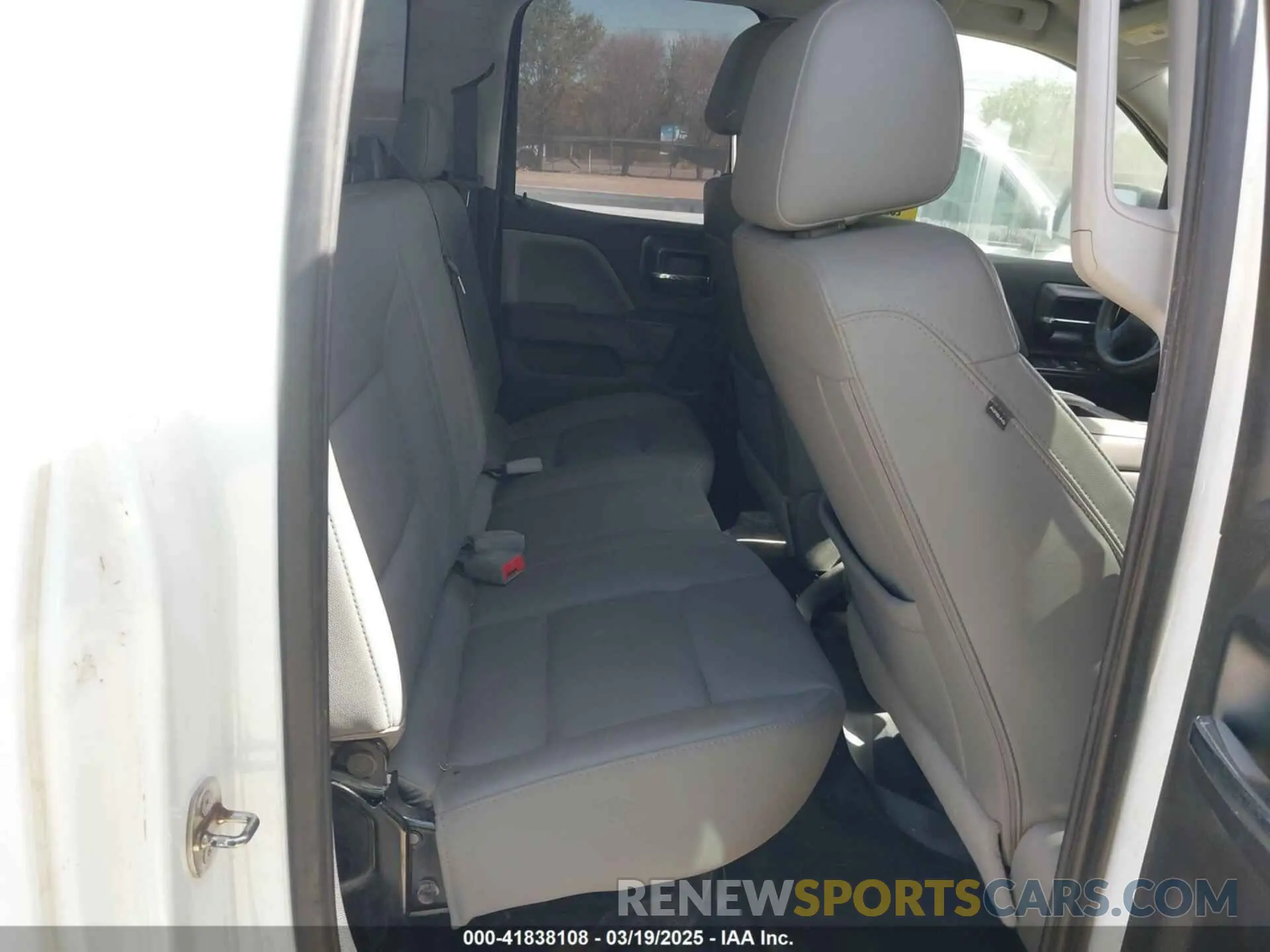 8 Photograph of a damaged car 2GCVKNECXK1162337 CHEVROLET SILVERADO 1500 LD 2019