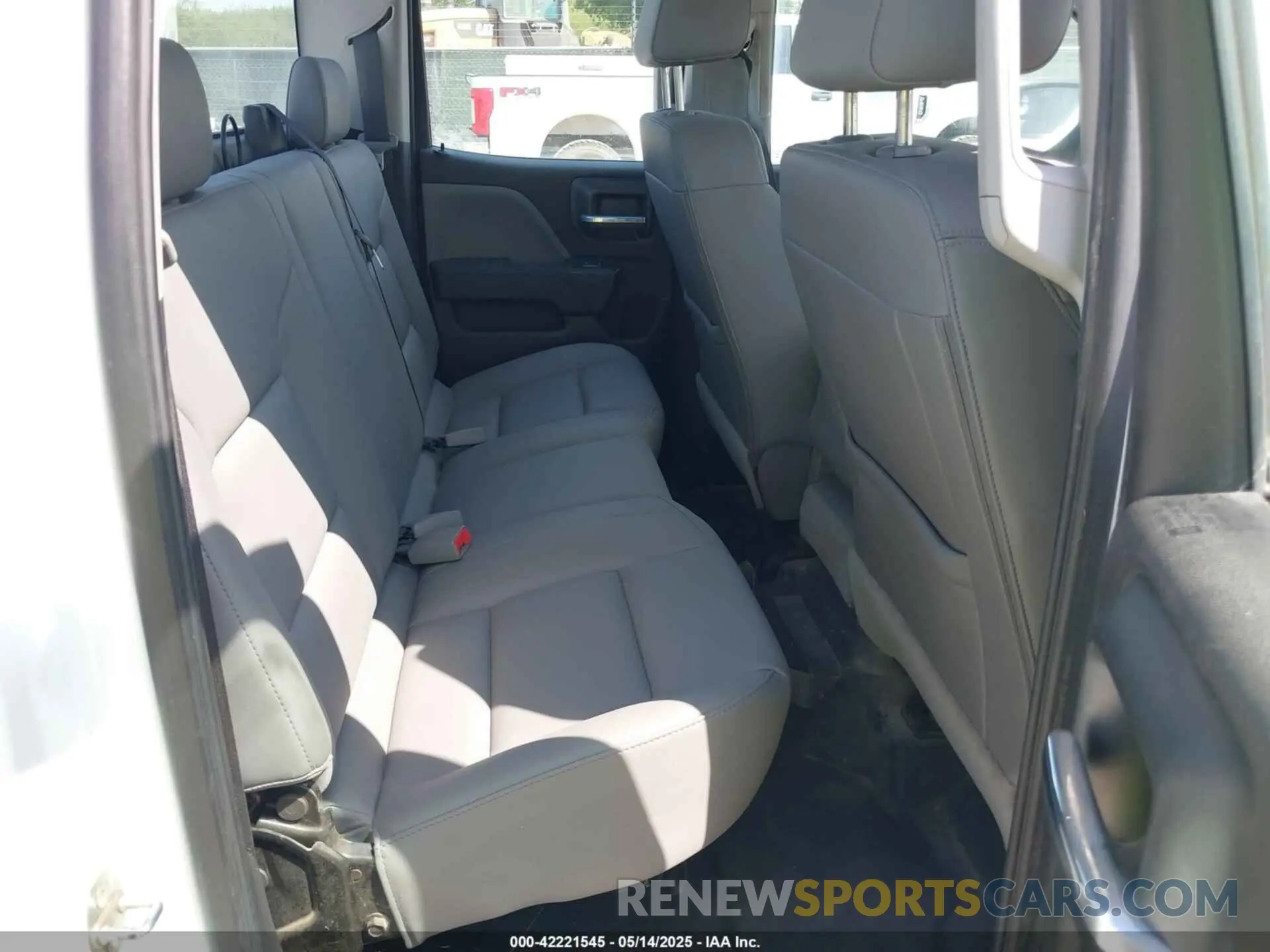 8 Photograph of a damaged car 2GCVKNECXK1164038 CHEVROLET SILVERADO 1500 LD 2019