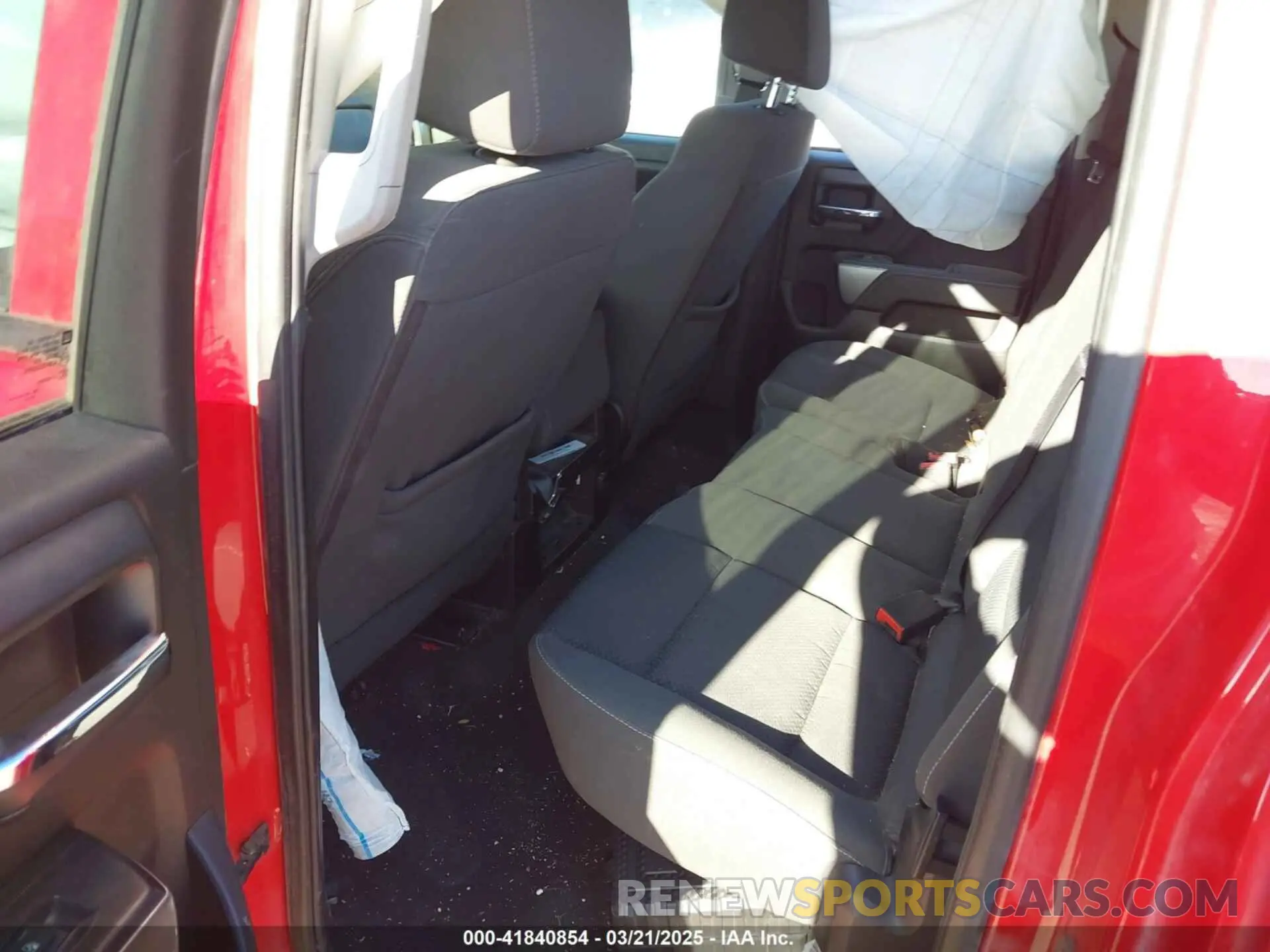 8 Photograph of a damaged car 2GCVKPEC4K1109175 CHEVROLET SILVERADO 1500 LD 2019