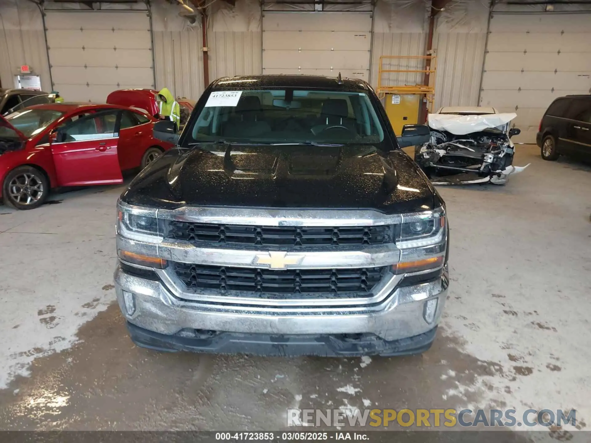 12 Photograph of a damaged car 2GCVKPEC4K1135663 CHEVROLET SILVERADO 1500 LD 2019
