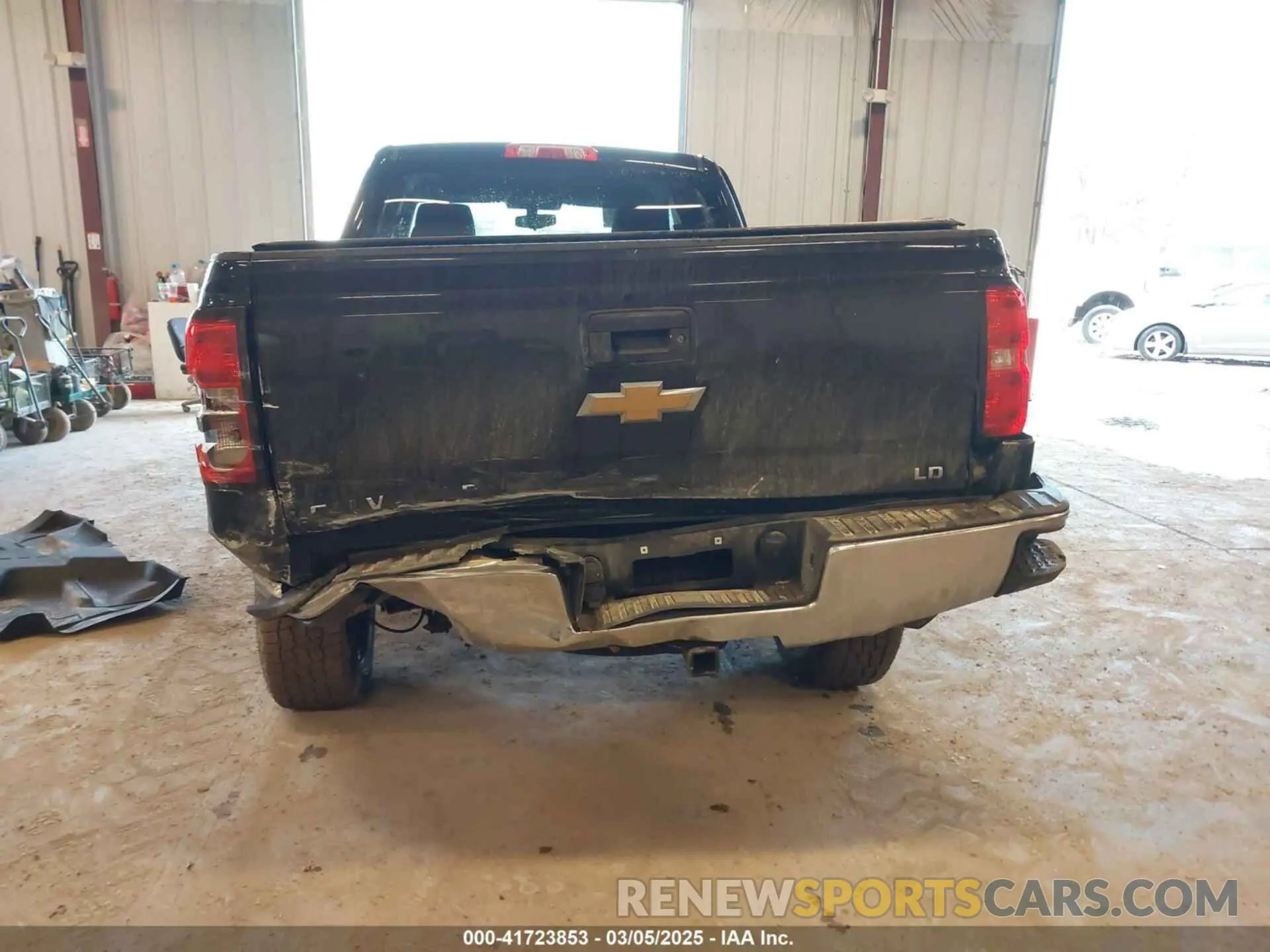 6 Photograph of a damaged car 2GCVKPEC4K1135663 CHEVROLET SILVERADO 1500 LD 2019