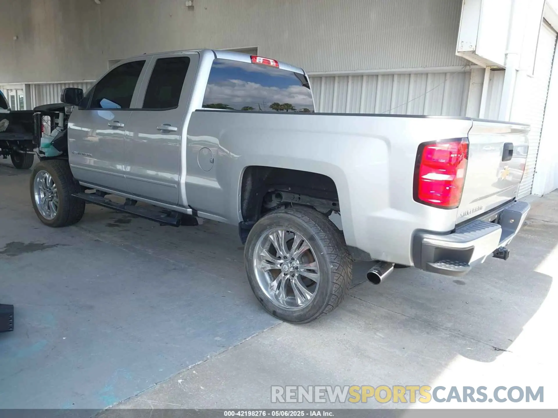 3 Photograph of a damaged car 2GCVKPEC4K1139373 CHEVROLET SILVERADO 1500 LD 2019