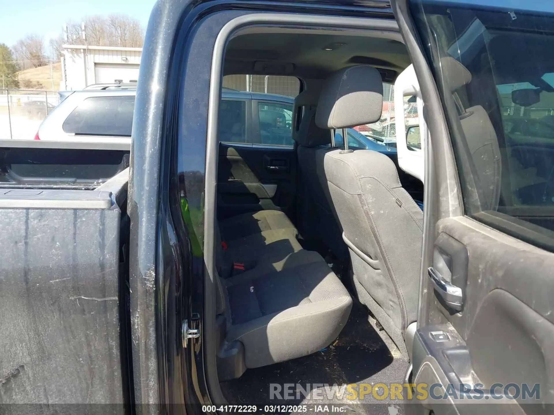 8 Photograph of a damaged car 2GCVKPEC5K1108035 CHEVROLET SILVERADO 1500 LD 2019