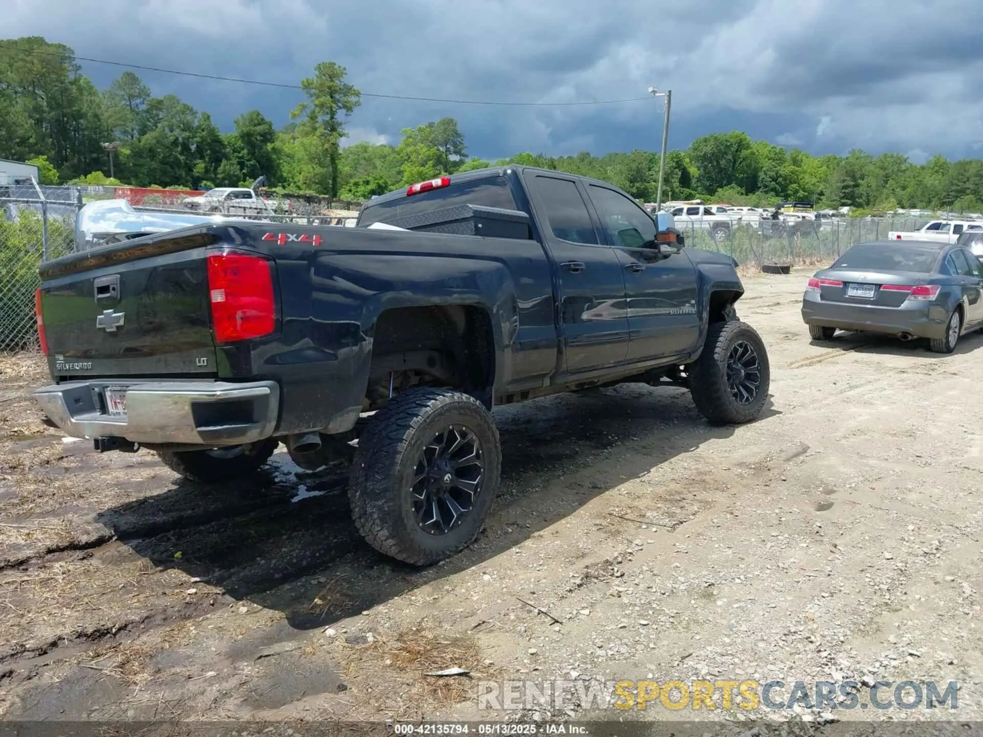 4 Photograph of a damaged car 2GCVKPEC5K1166694 CHEVROLET SILVERADO 1500 LD 2019