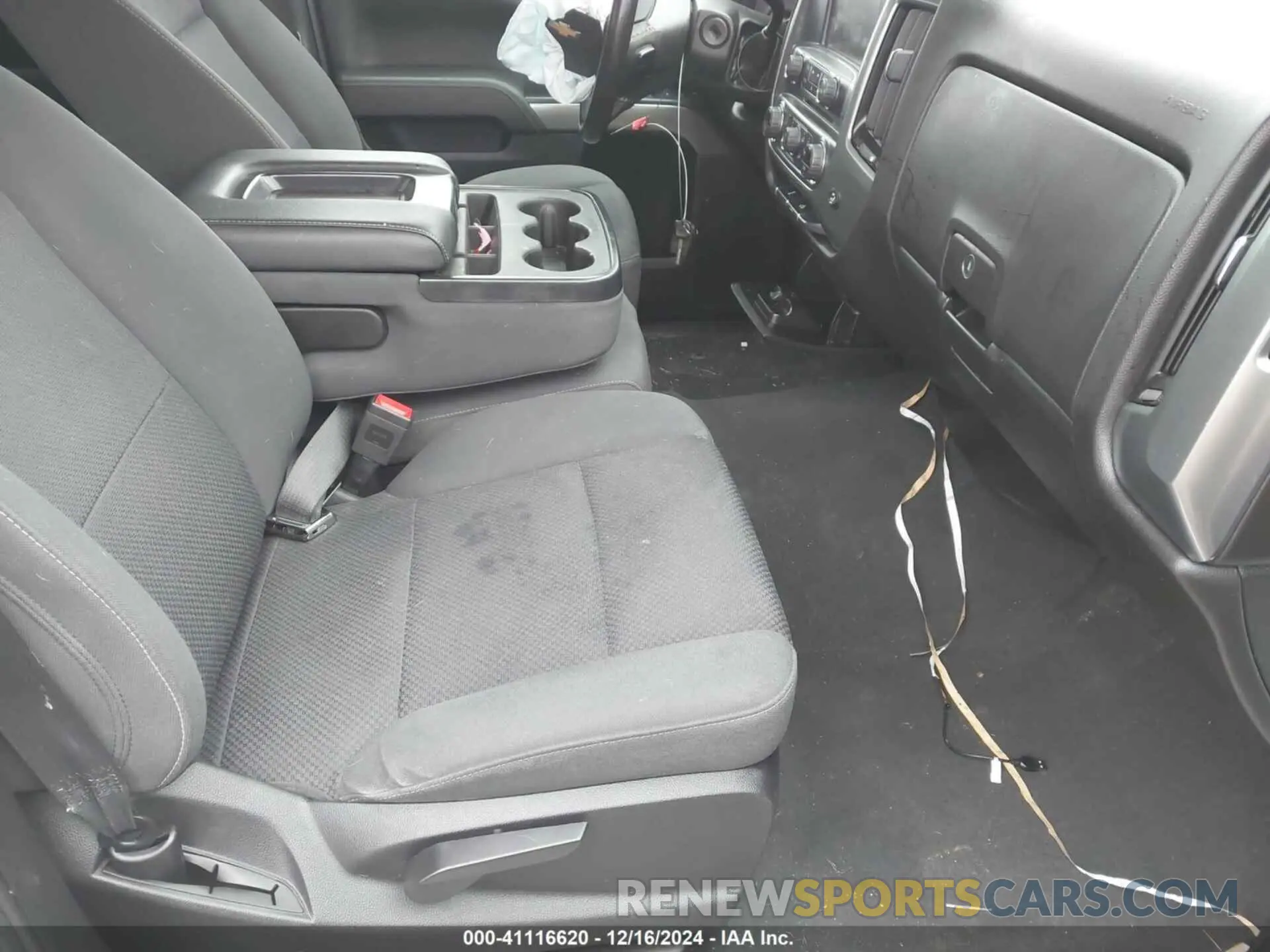 5 Photograph of a damaged car 2GCVKPEC6K1189210 CHEVROLET SILVERADO 1500 LD 2019