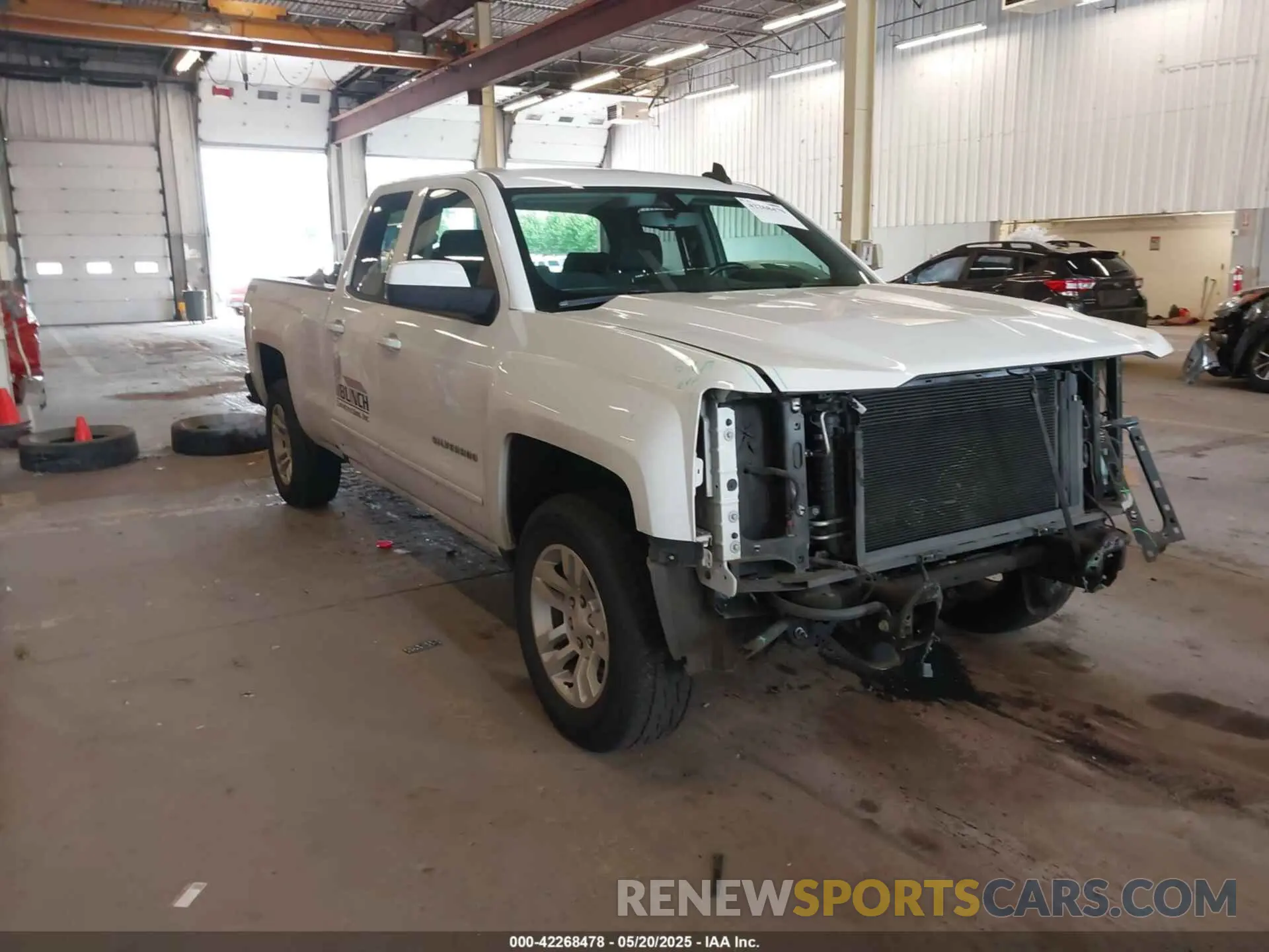 1 Photograph of a damaged car 2GCVKPECXK1121556 CHEVROLET SILVERADO 1500 LD 2019