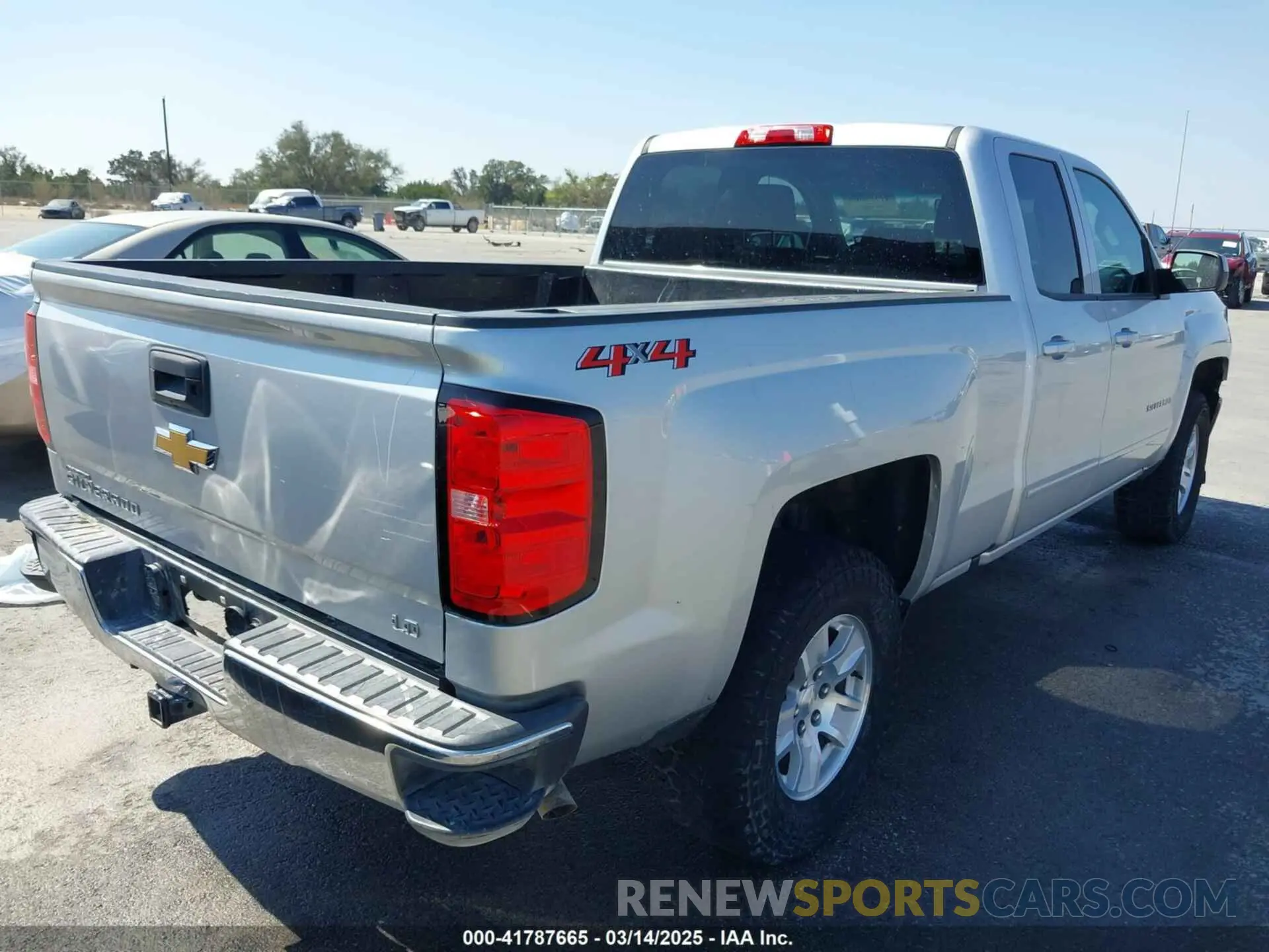 4 Photograph of a damaged car 2GCVKPECXK1143718 CHEVROLET SILVERADO 1500 LD 2019