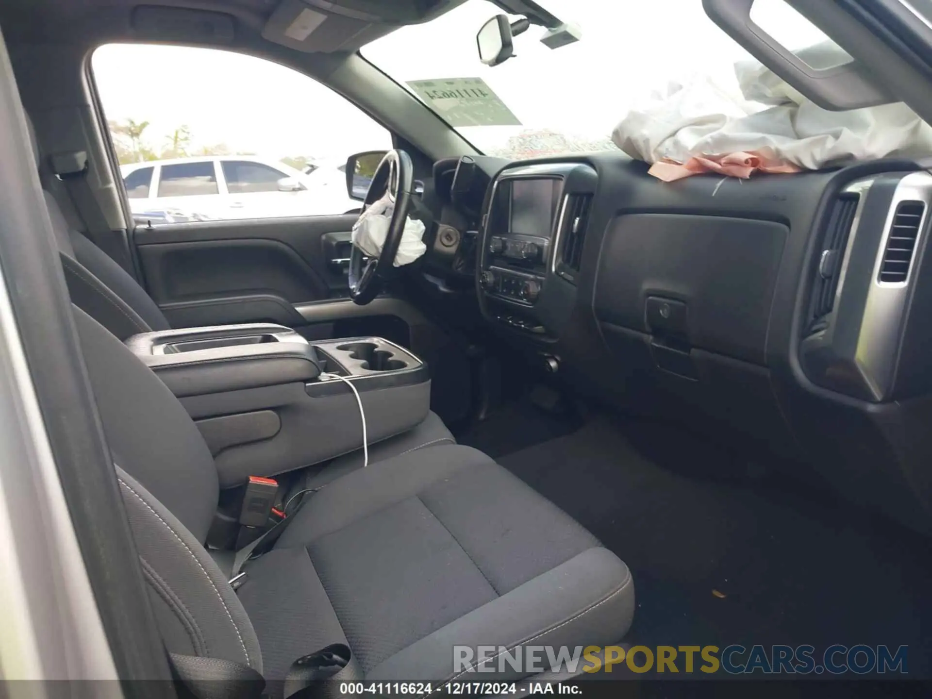 5 Photograph of a damaged car 2GCVKPECXK1158607 CHEVROLET SILVERADO 1500 LD 2019