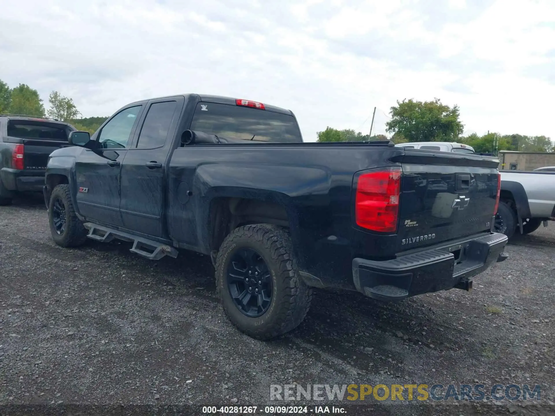 3 Photograph of a damaged car 2GCVKPECXK1204551 CHEVROLET SILVERADO 1500 LD 2019