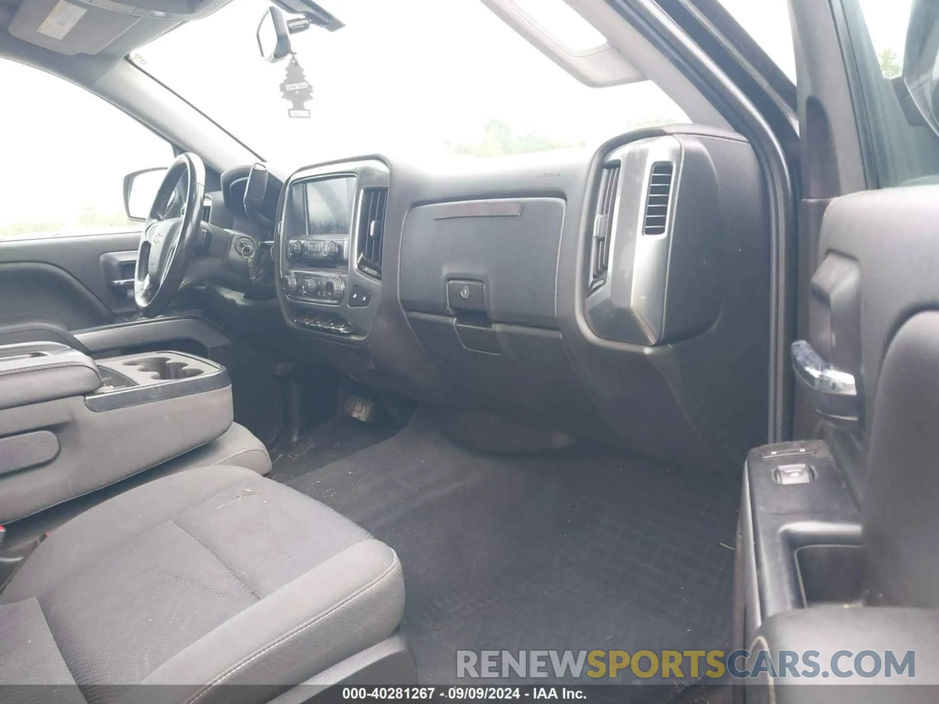 5 Photograph of a damaged car 2GCVKPECXK1204551 CHEVROLET SILVERADO 1500 LD 2019
