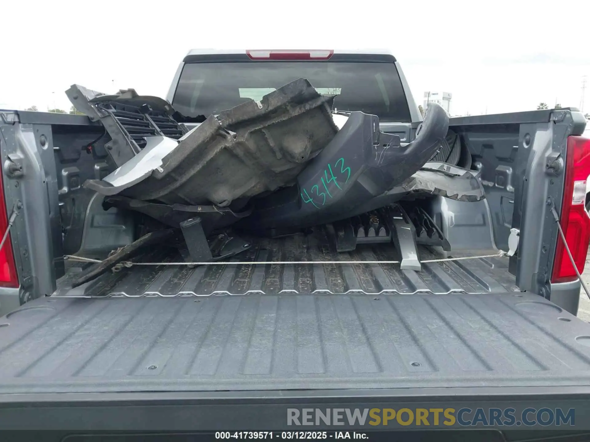 18 Photograph of a damaged car 1GCPYBEK3NZ192112 CHEVROLET SILVERADO 1500 LTD 2022