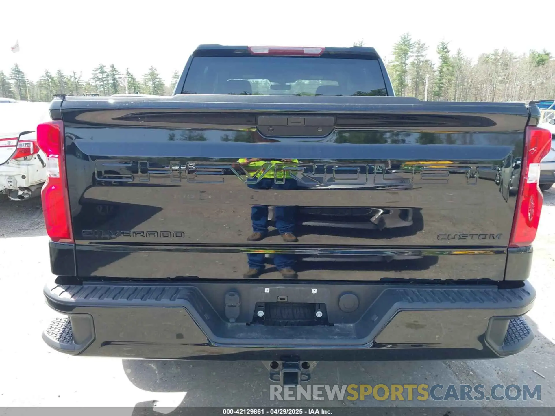 17 Photograph of a damaged car 1GCPYBEK5NZ133322 CHEVROLET SILVERADO 1500 LTD 2022