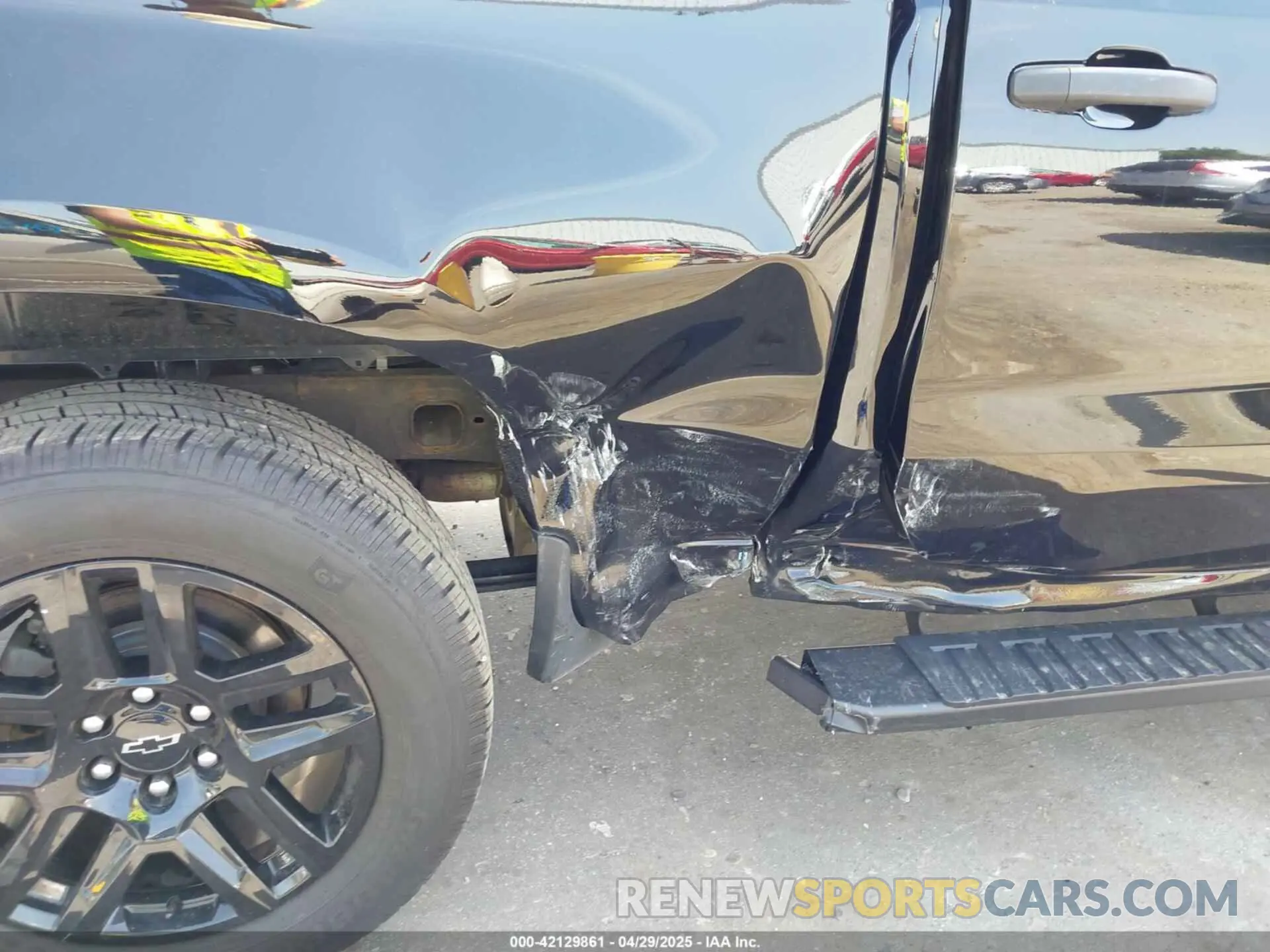 19 Photograph of a damaged car 1GCPYBEK5NZ133322 CHEVROLET SILVERADO 1500 LTD 2022