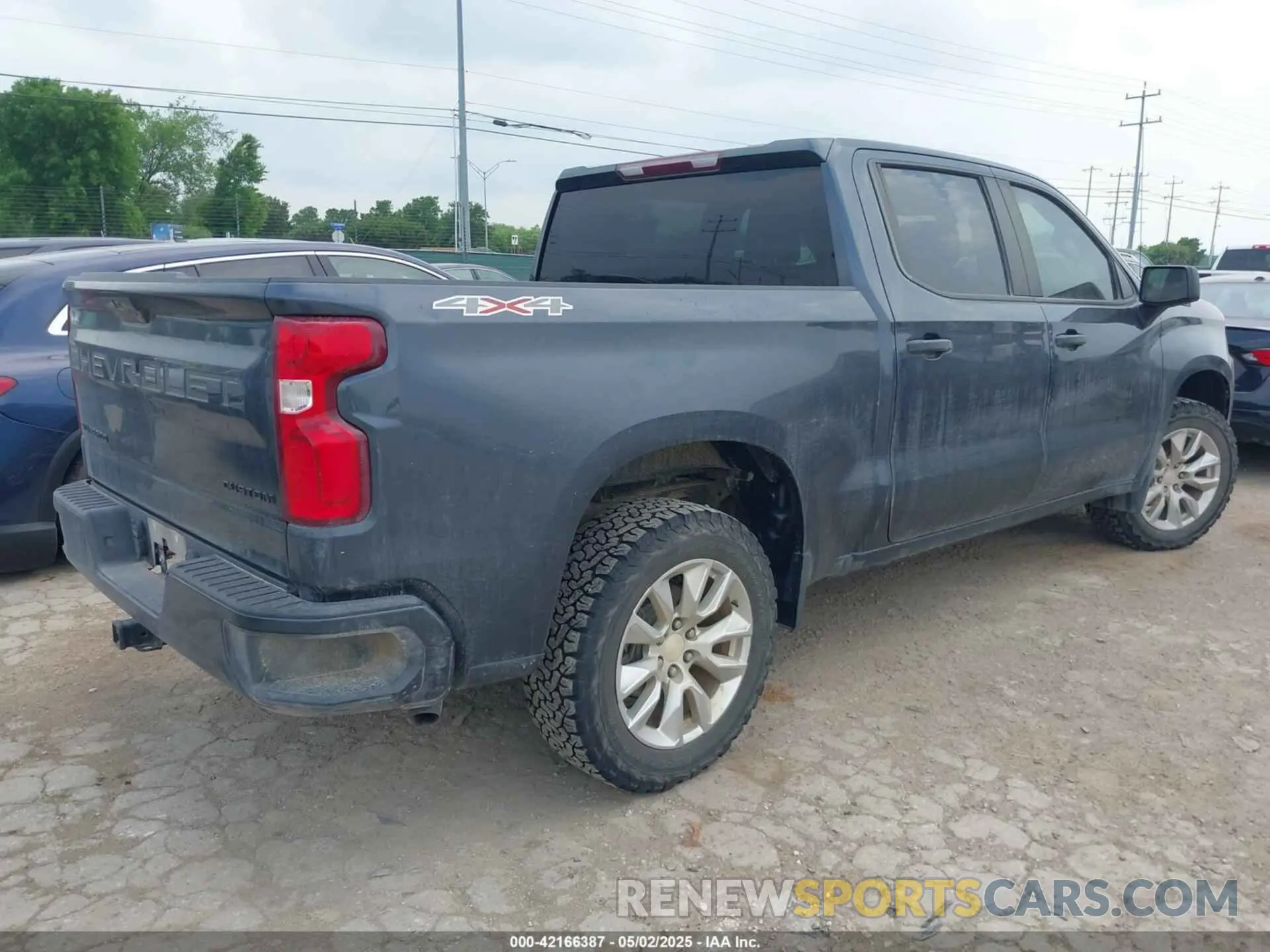 4 Photograph of a damaged car 1GCPYBEK7NZ129563 CHEVROLET SILVERADO 1500 LTD 2022