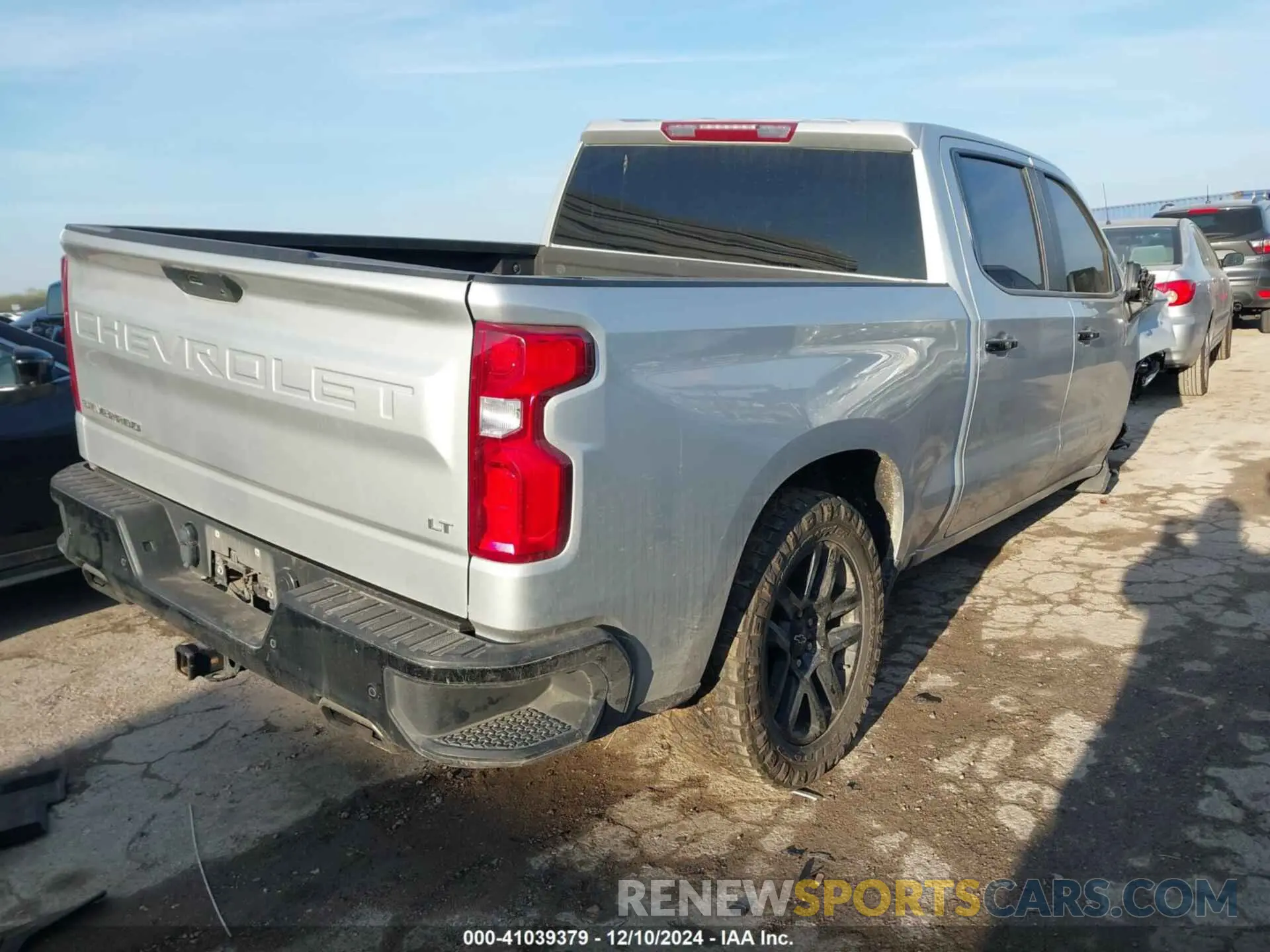 4 Photograph of a damaged car 1GCPYFEL6NZ158262 CHEVROLET SILVERADO 1500 LTD 2022
