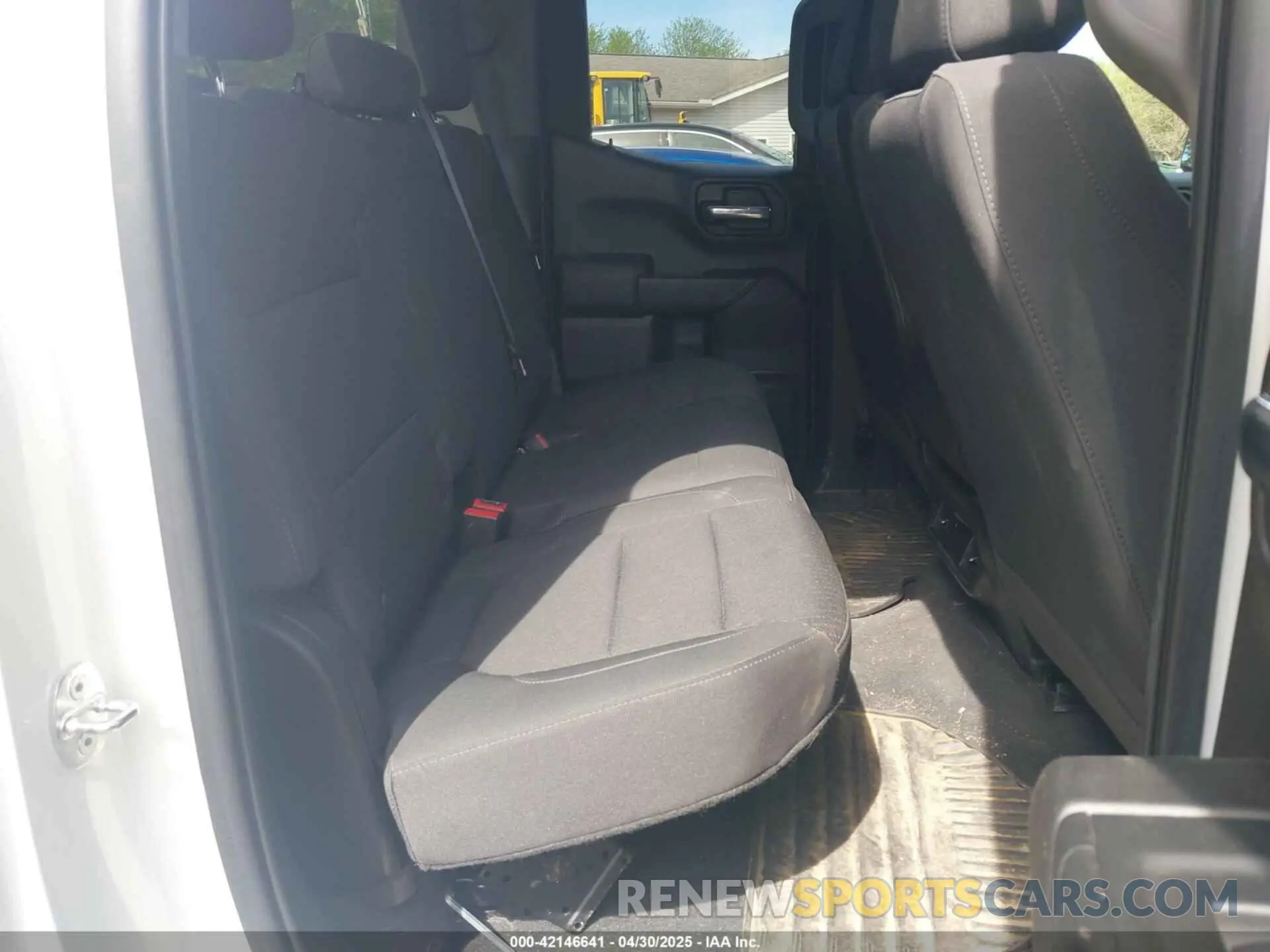 8 Photograph of a damaged car 1GCRYAEK4NZ216548 CHEVROLET SILVERADO 1500 LTD 2022