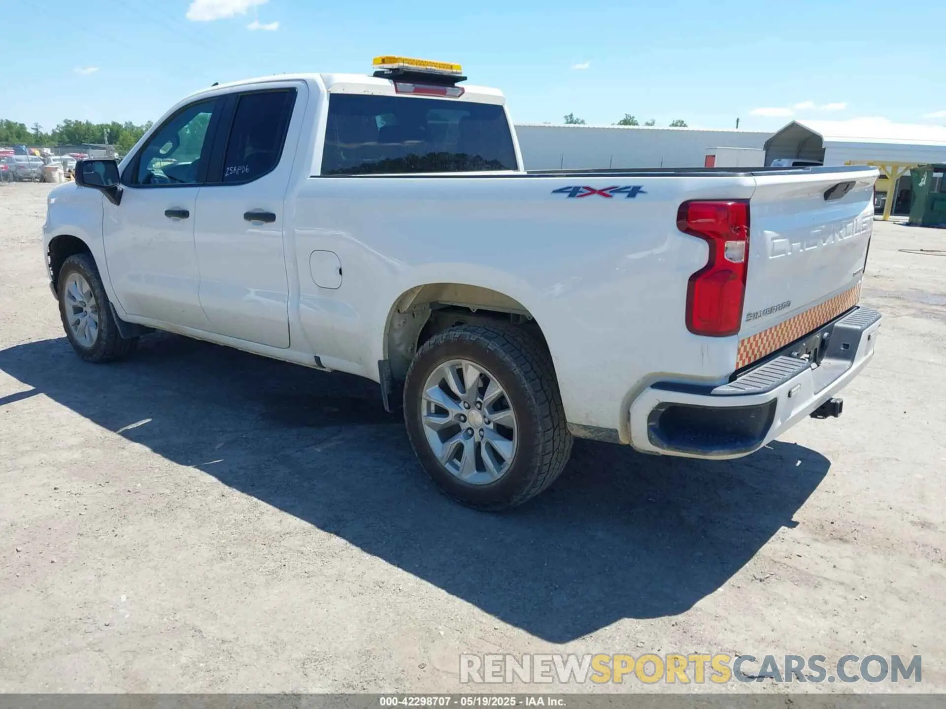 3 Photograph of a damaged car 1GCRYBEK2NZ216957 CHEVROLET SILVERADO 1500 LTD 2022
