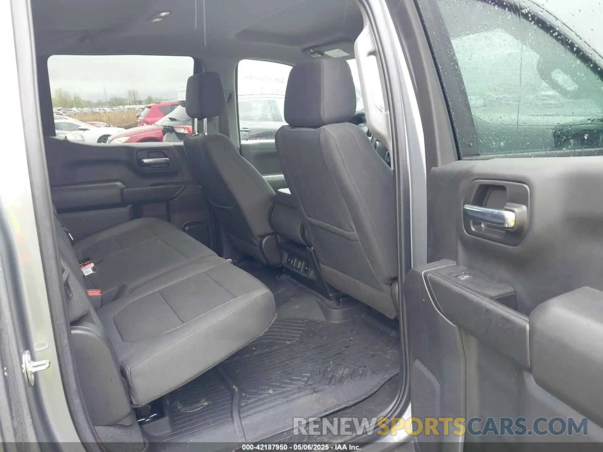 8 Photograph of a damaged car 1GCUYDED3NZ208468 CHEVROLET SILVERADO 1500 LTD 2022