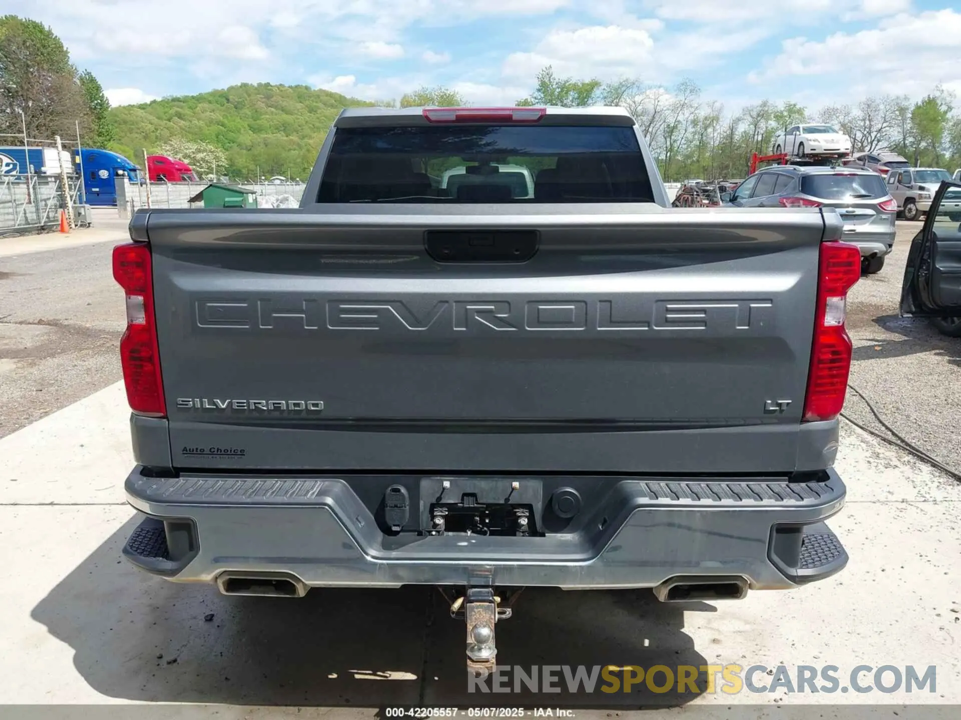 17 Photograph of a damaged car 1GCUYDED8NZ115560 CHEVROLET SILVERADO 1500 LTD 2022