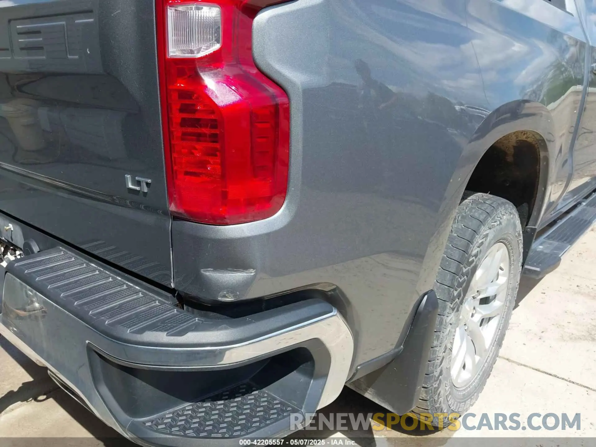 21 Photograph of a damaged car 1GCUYDED8NZ115560 CHEVROLET SILVERADO 1500 LTD 2022