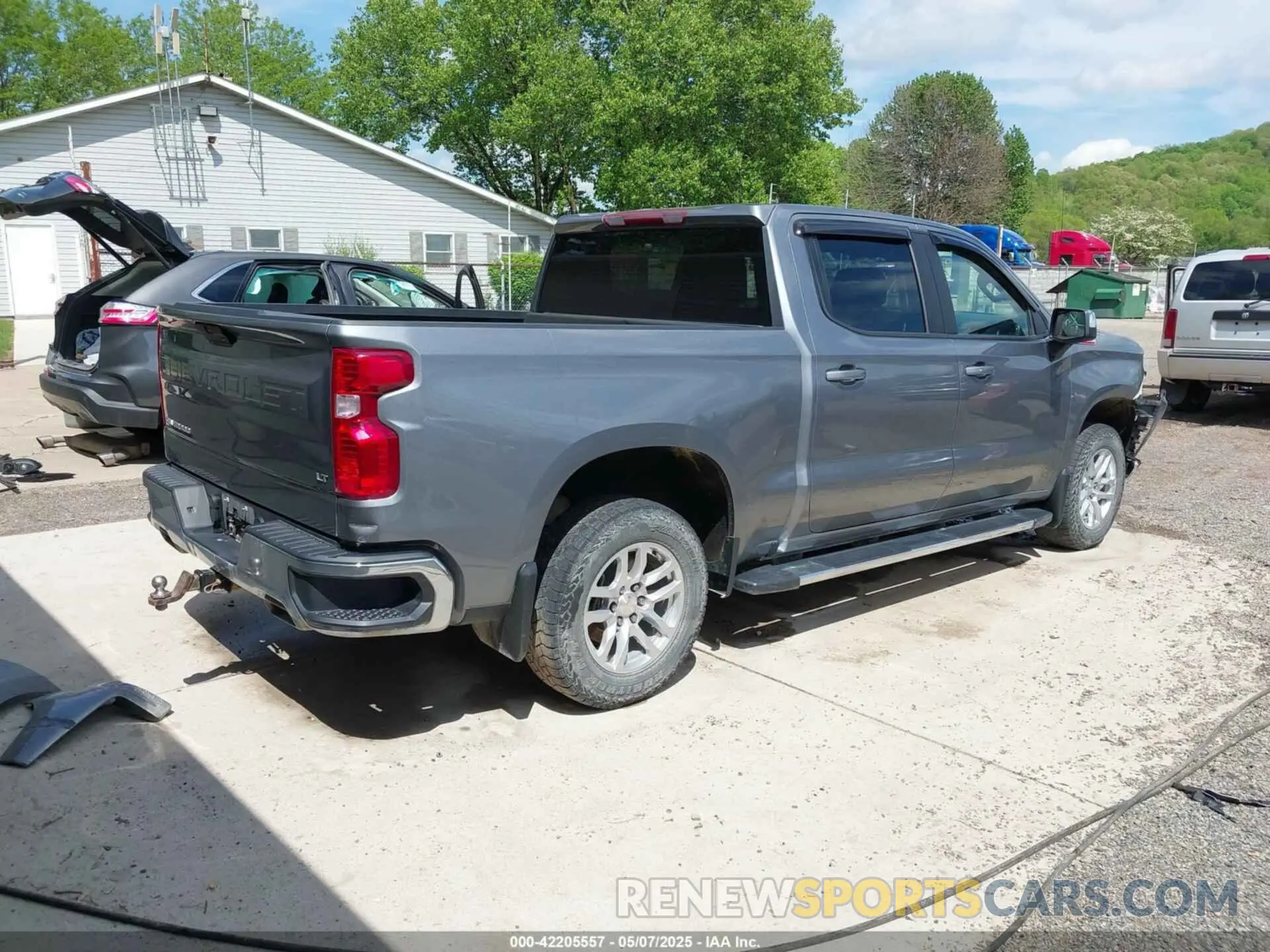 4 Photograph of a damaged car 1GCUYDED8NZ115560 CHEVROLET SILVERADO 1500 LTD 2022