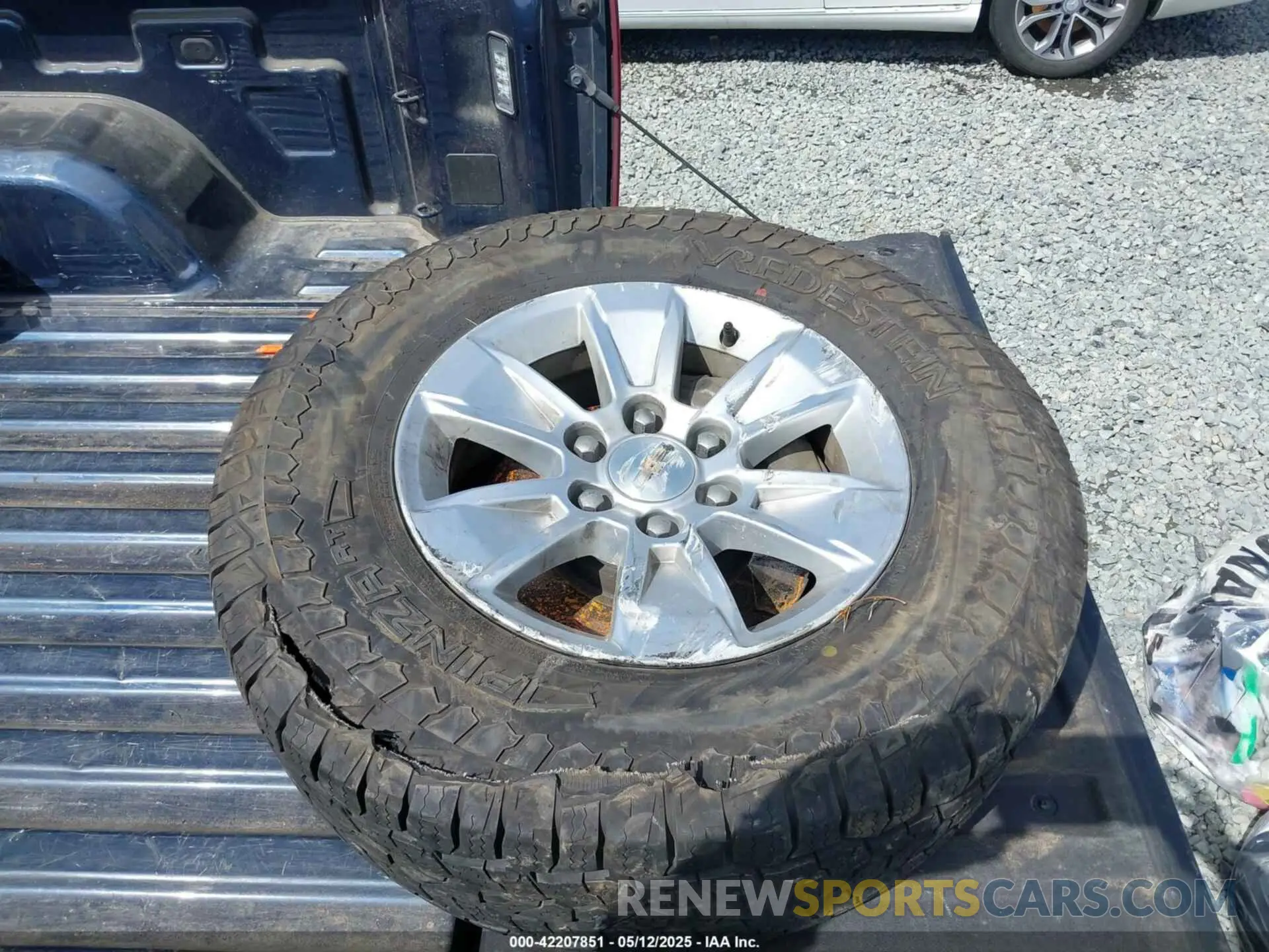 12 Photograph of a damaged car 1GCUYDET3NZ226475 CHEVROLET SILVERADO 1500 LTD 2022