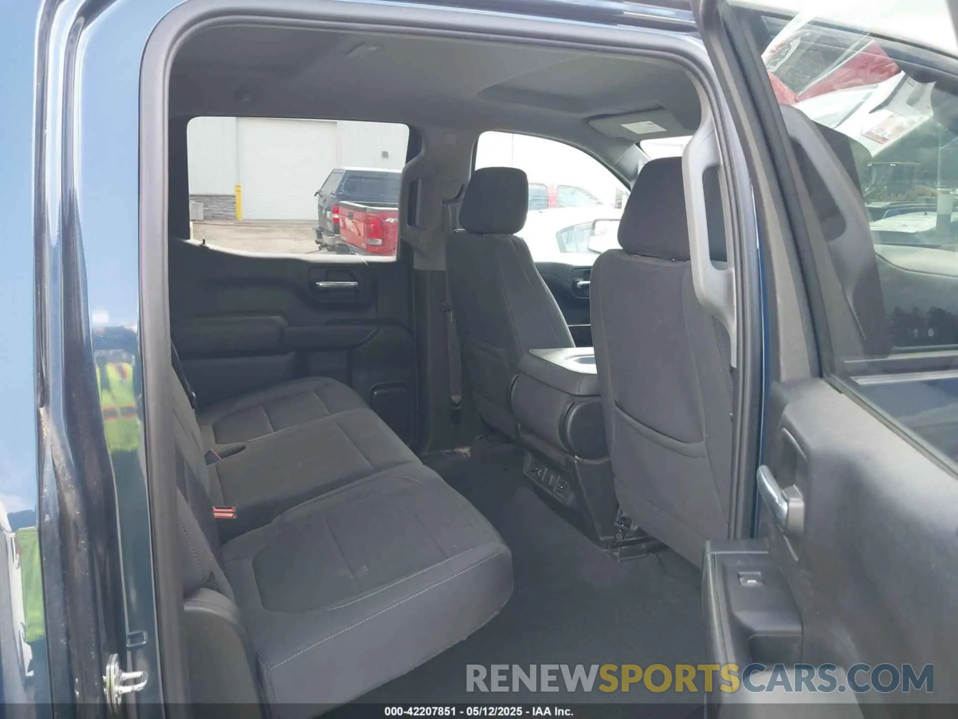 8 Photograph of a damaged car 1GCUYDET3NZ226475 CHEVROLET SILVERADO 1500 LTD 2022