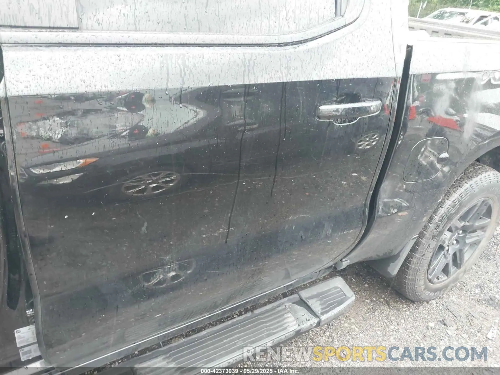 18 Photograph of a damaged car 1GCUYEED7NZ149110 CHEVROLET SILVERADO 1500 LTD 2022