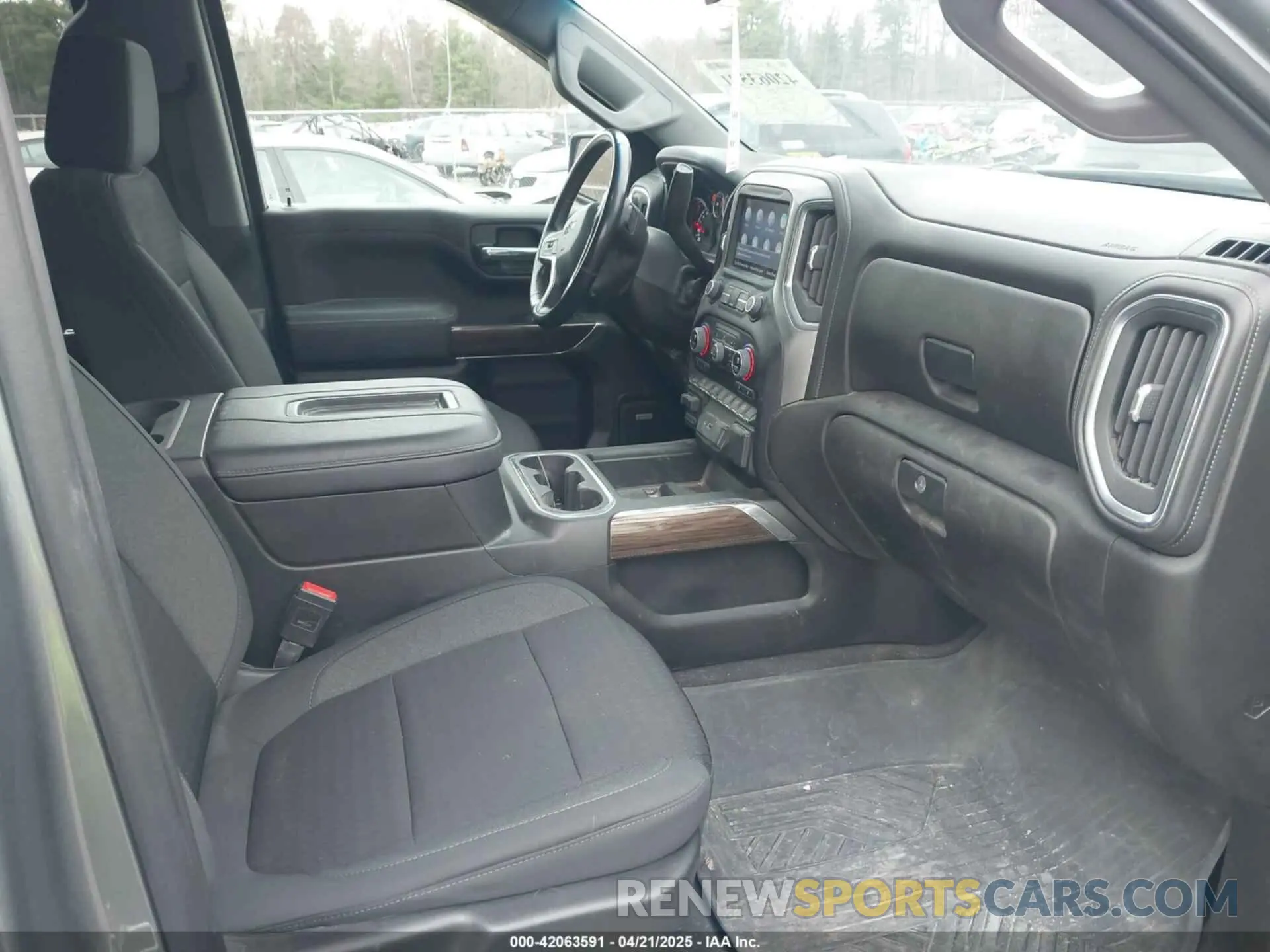 5 Photograph of a damaged car 1GCUYEED8NZ101230 CHEVROLET SILVERADO 1500 LTD 2022
