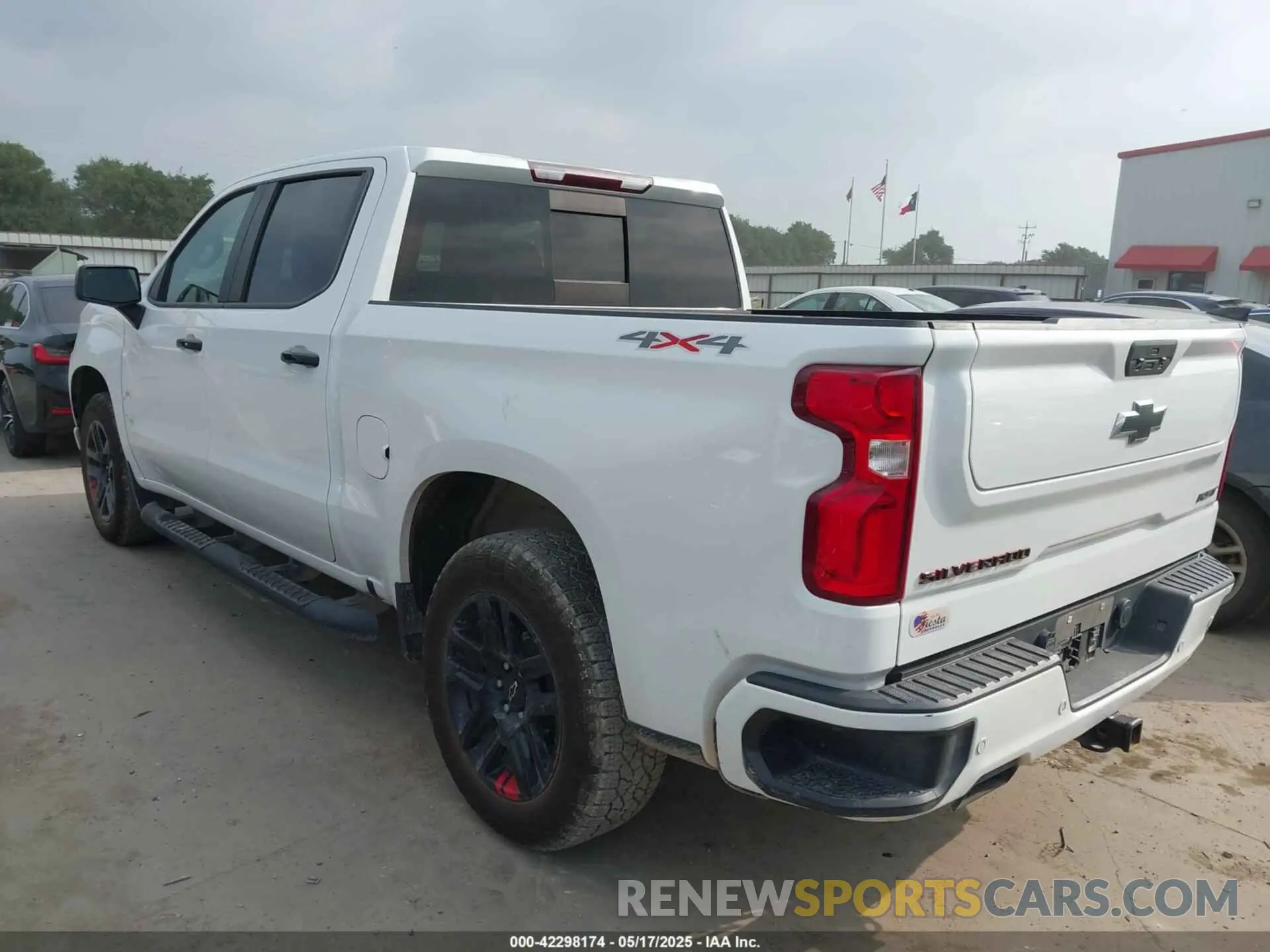 3 Photograph of a damaged car 1GCUYEED8NZ146071 CHEVROLET SILVERADO 1500 LTD 2022