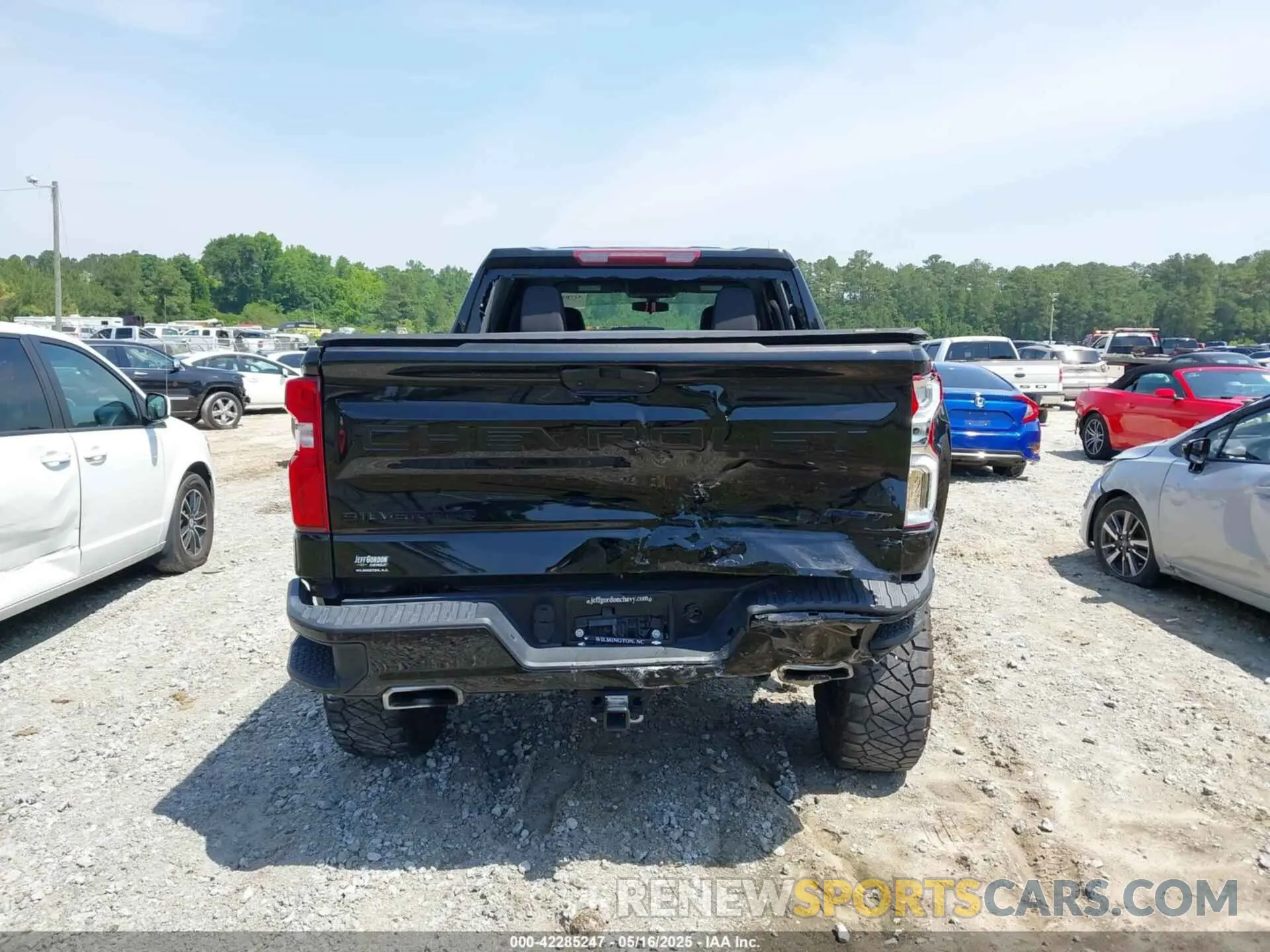 16 Photograph of a damaged car 1GCUYEEL7NZ235492 CHEVROLET SILVERADO 1500 LTD 2022