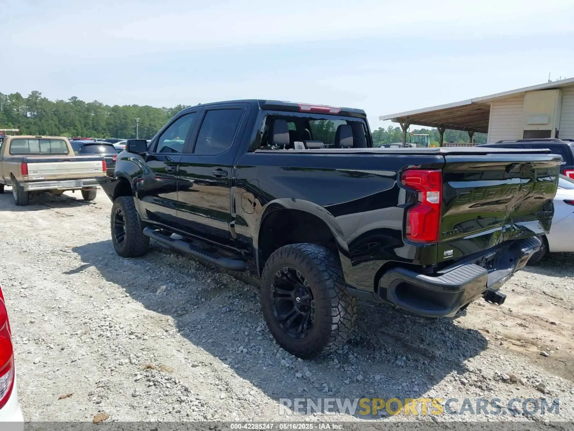3 Photograph of a damaged car 1GCUYEEL7NZ235492 CHEVROLET SILVERADO 1500 LTD 2022