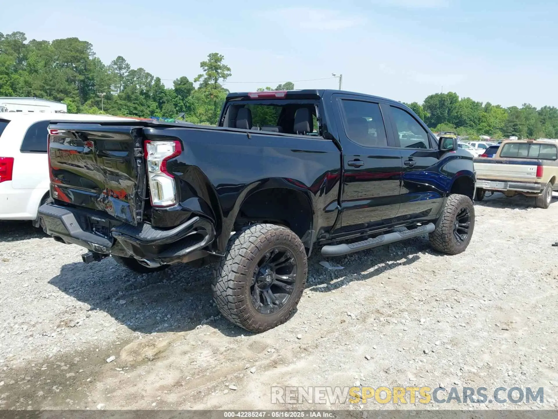 4 Photograph of a damaged car 1GCUYEEL7NZ235492 CHEVROLET SILVERADO 1500 LTD 2022