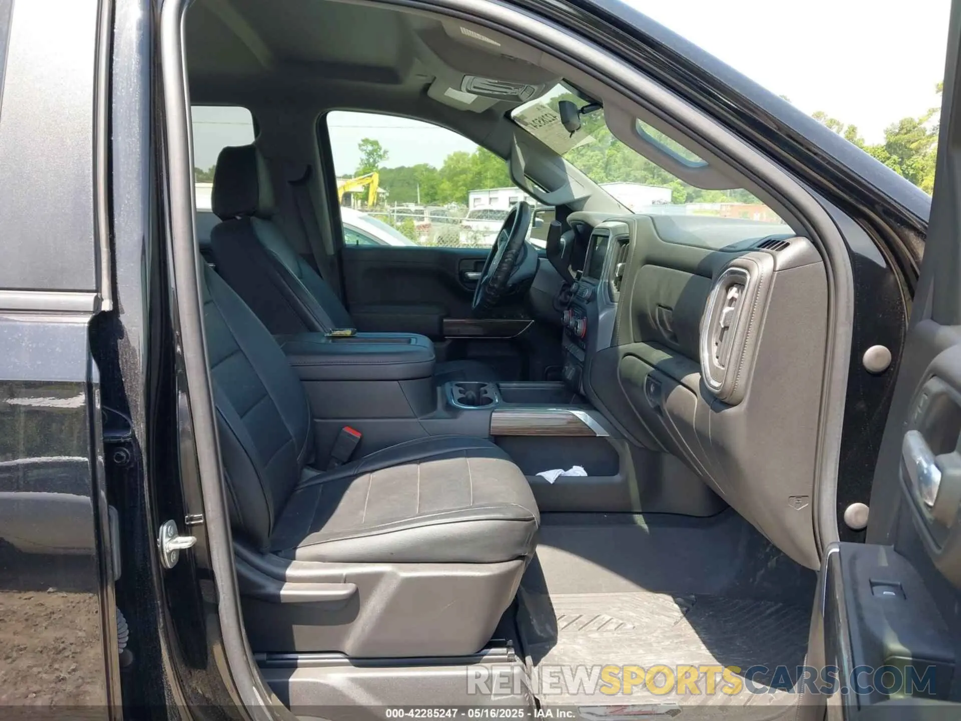 5 Photograph of a damaged car 1GCUYEEL7NZ235492 CHEVROLET SILVERADO 1500 LTD 2022