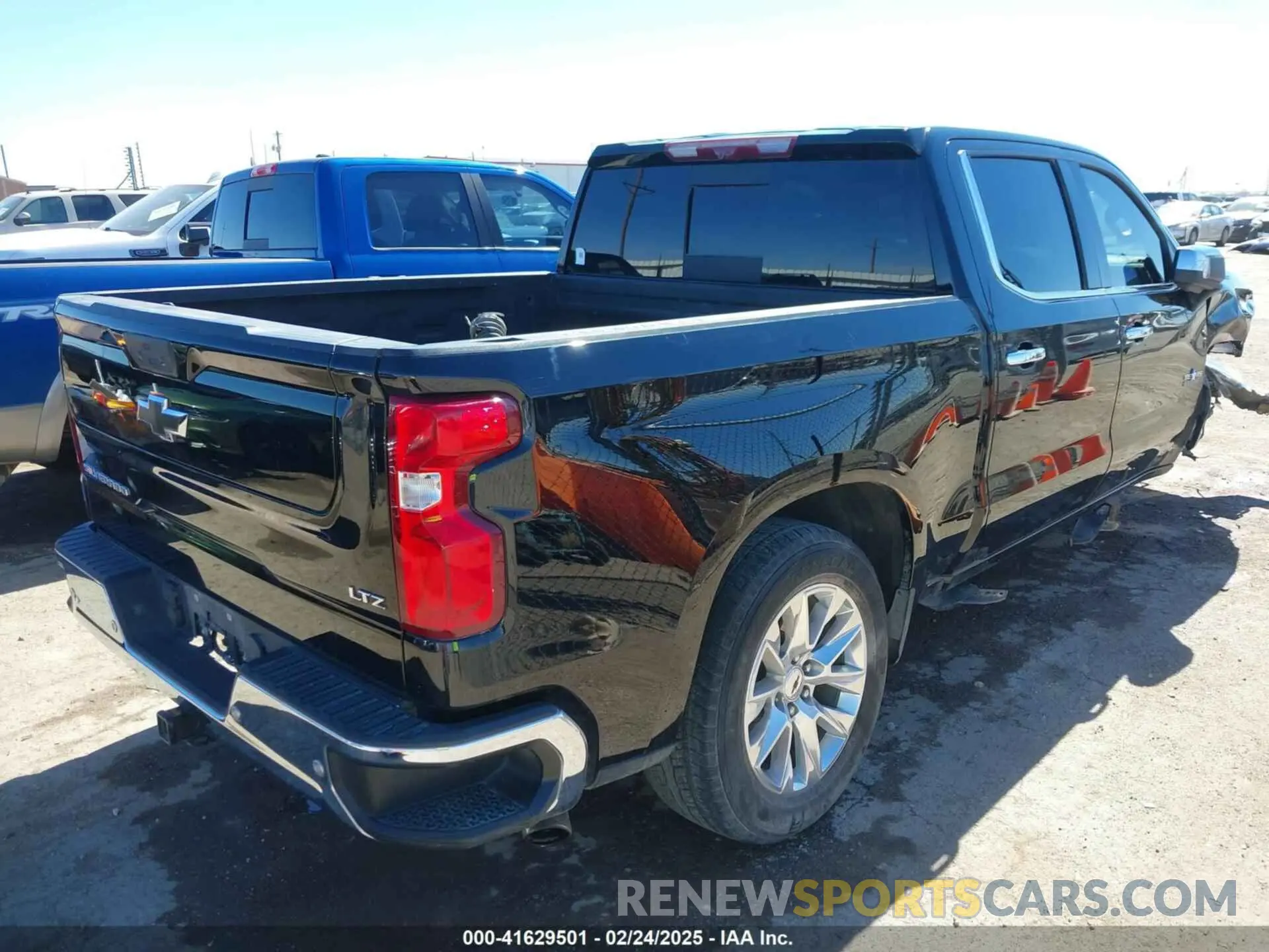 4 Photograph of a damaged car 1GCUYGED6NZ143388 CHEVROLET SILVERADO 1500 LTD 2022